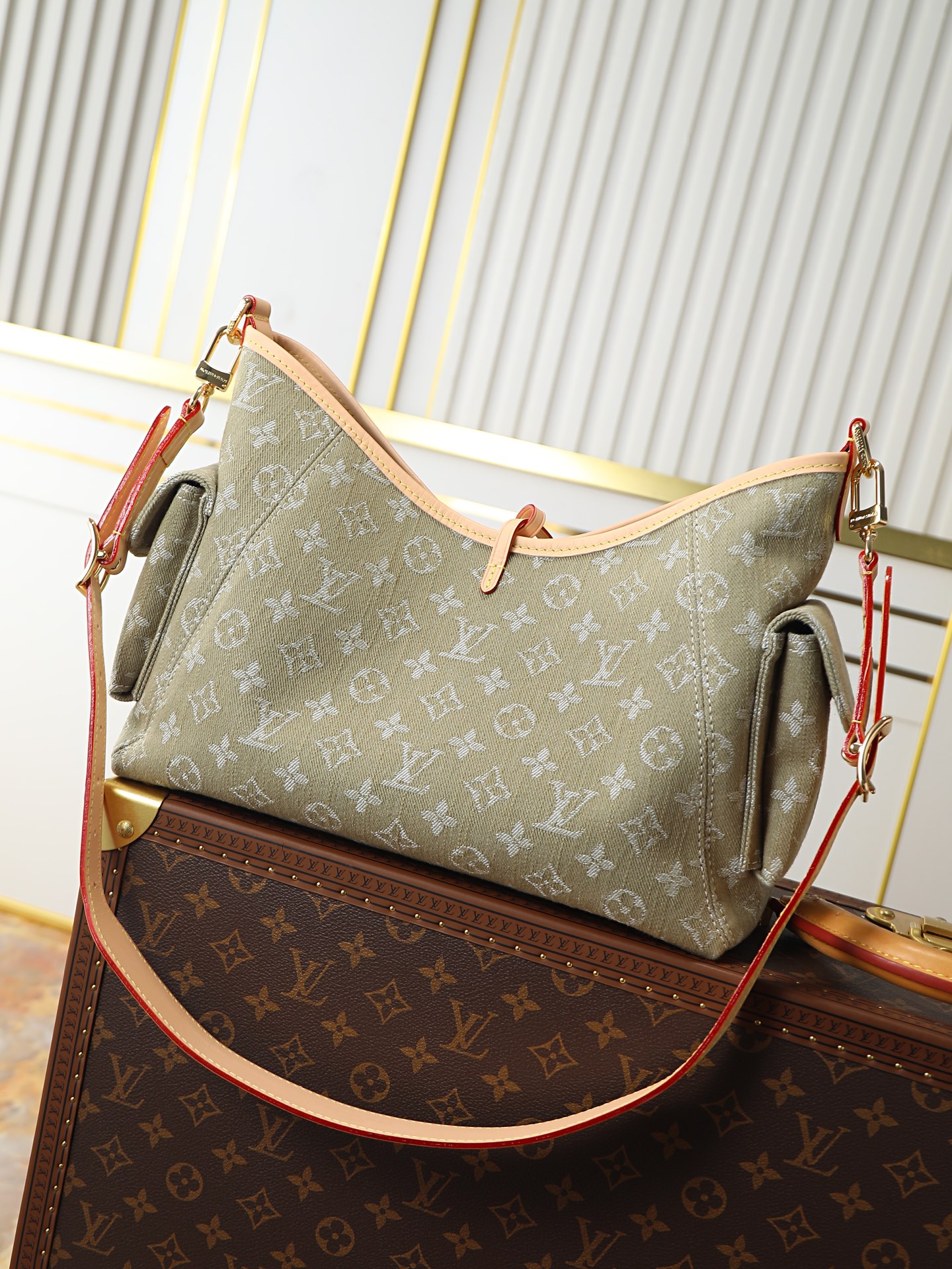 Louis Vuitton Carryall Cargo Small Handbag in Denim, M27623 - Image 3