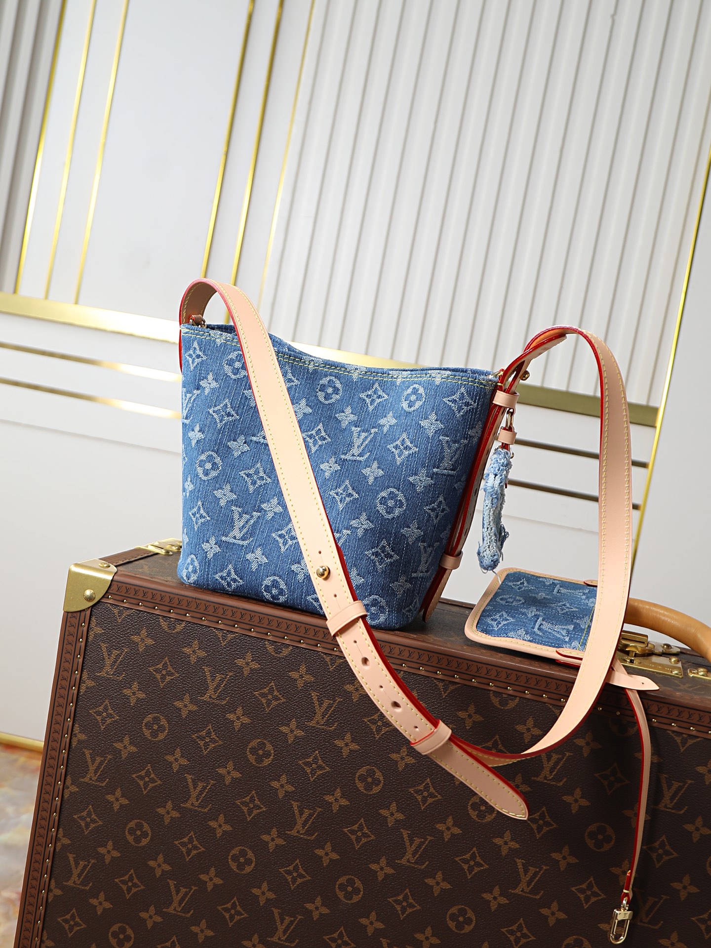 Louis Vuitton M28107 Denim Bucket Bag - Image 3