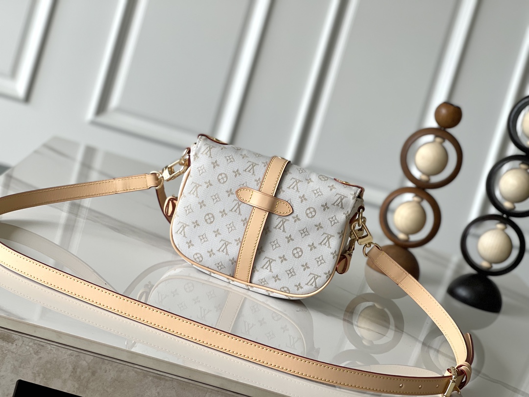 Louis Vuitton Saumur BB Crossbody Bag M12327 - Image 3