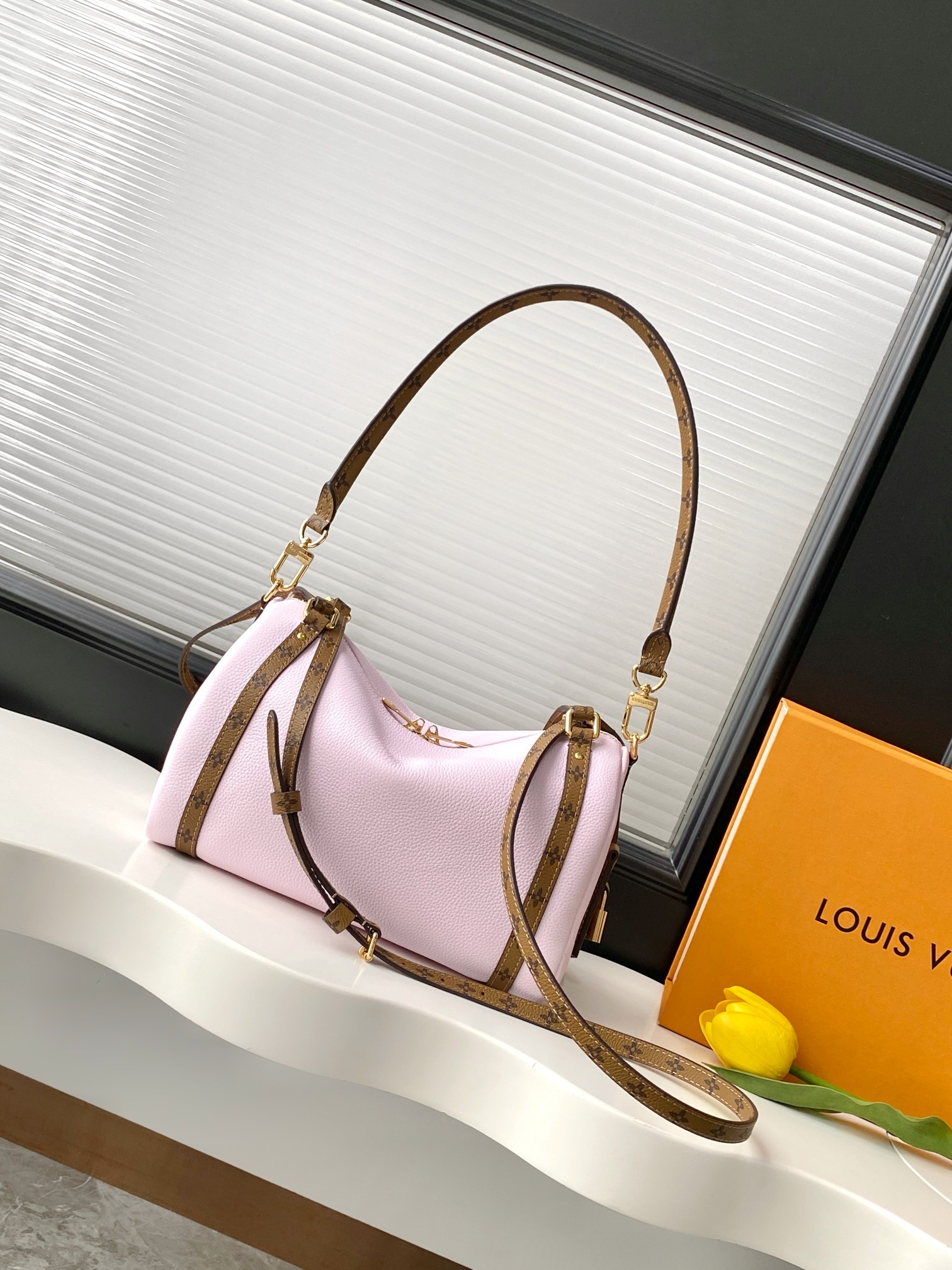Louis Vuitton Express Small Handbag - Image 3