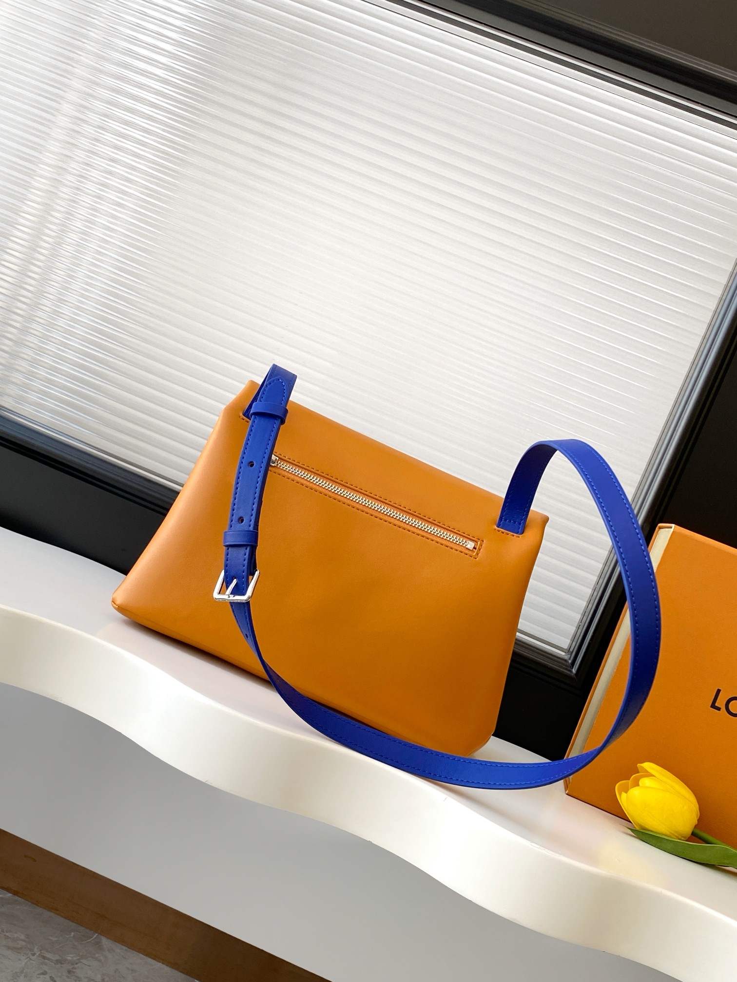Louis Vuitton Medium Yellow Leather Handbag - Image 3