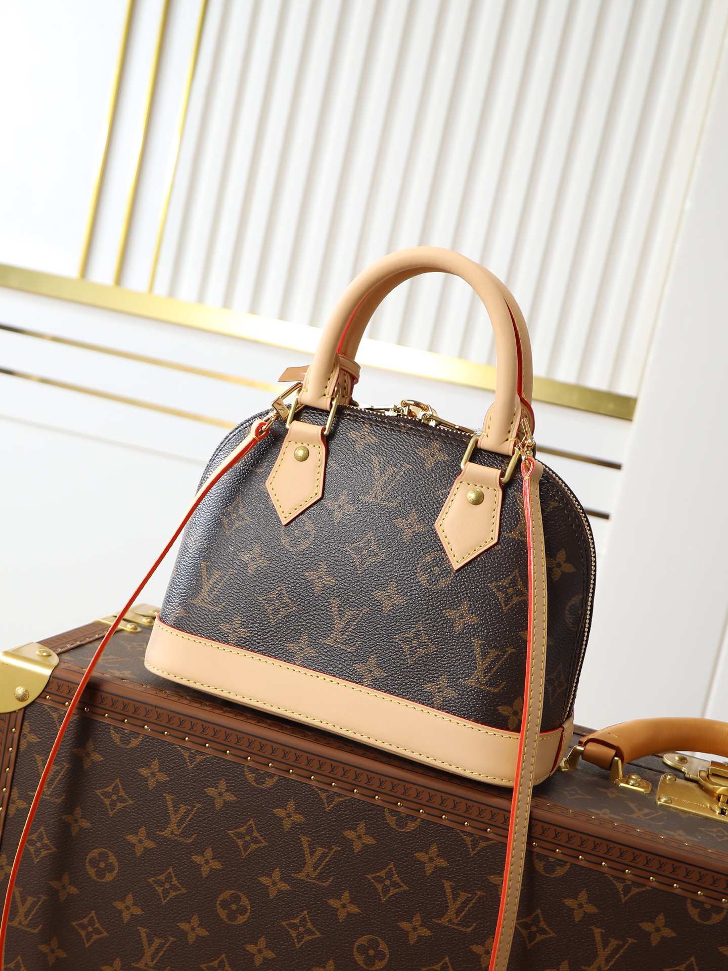 Louis Vuitton Alma Handbag M53152 in Monogram Canvas - Image 3