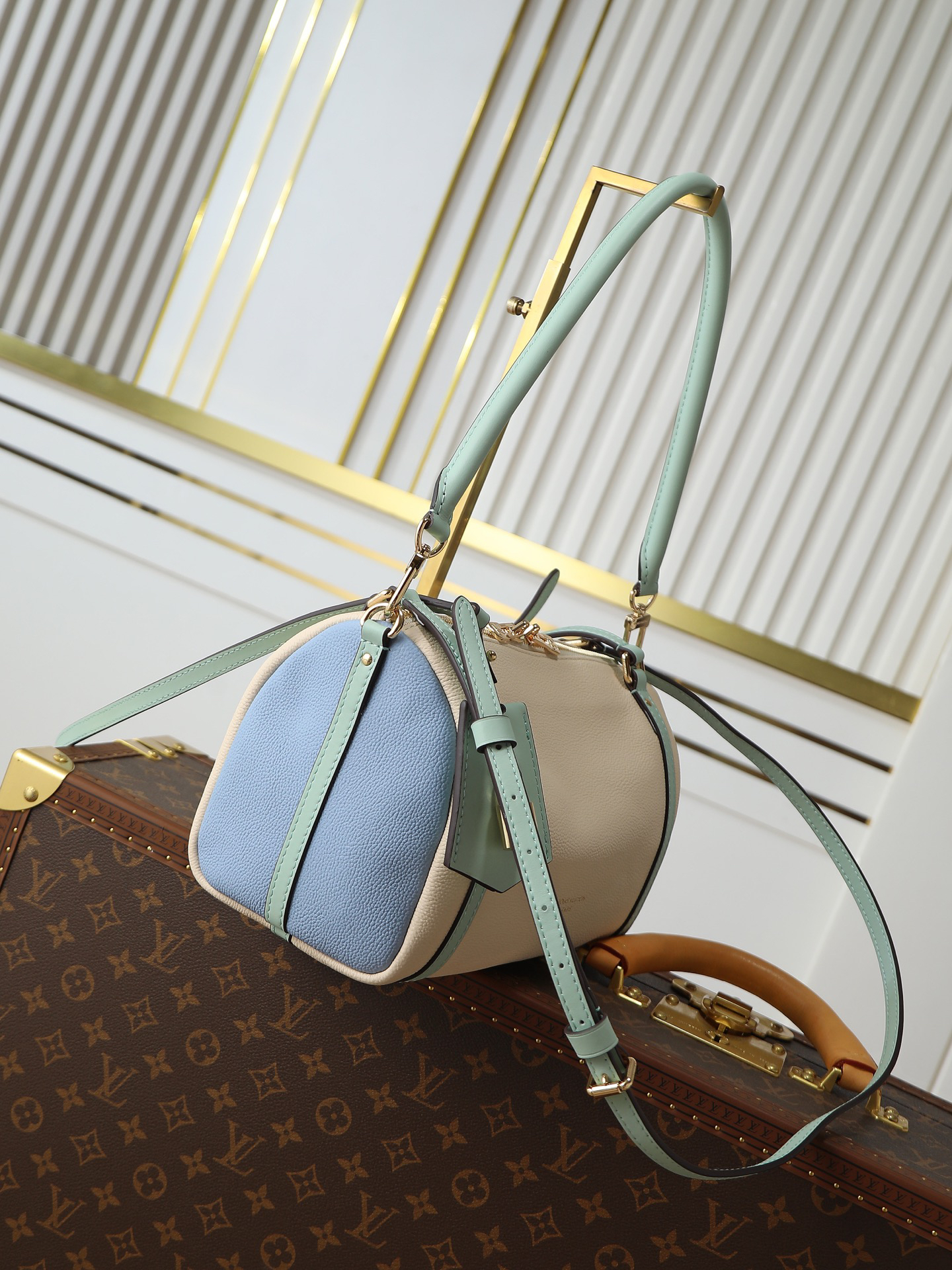 Louis Vuitton Express PM Handbag M26095 - Image 3
