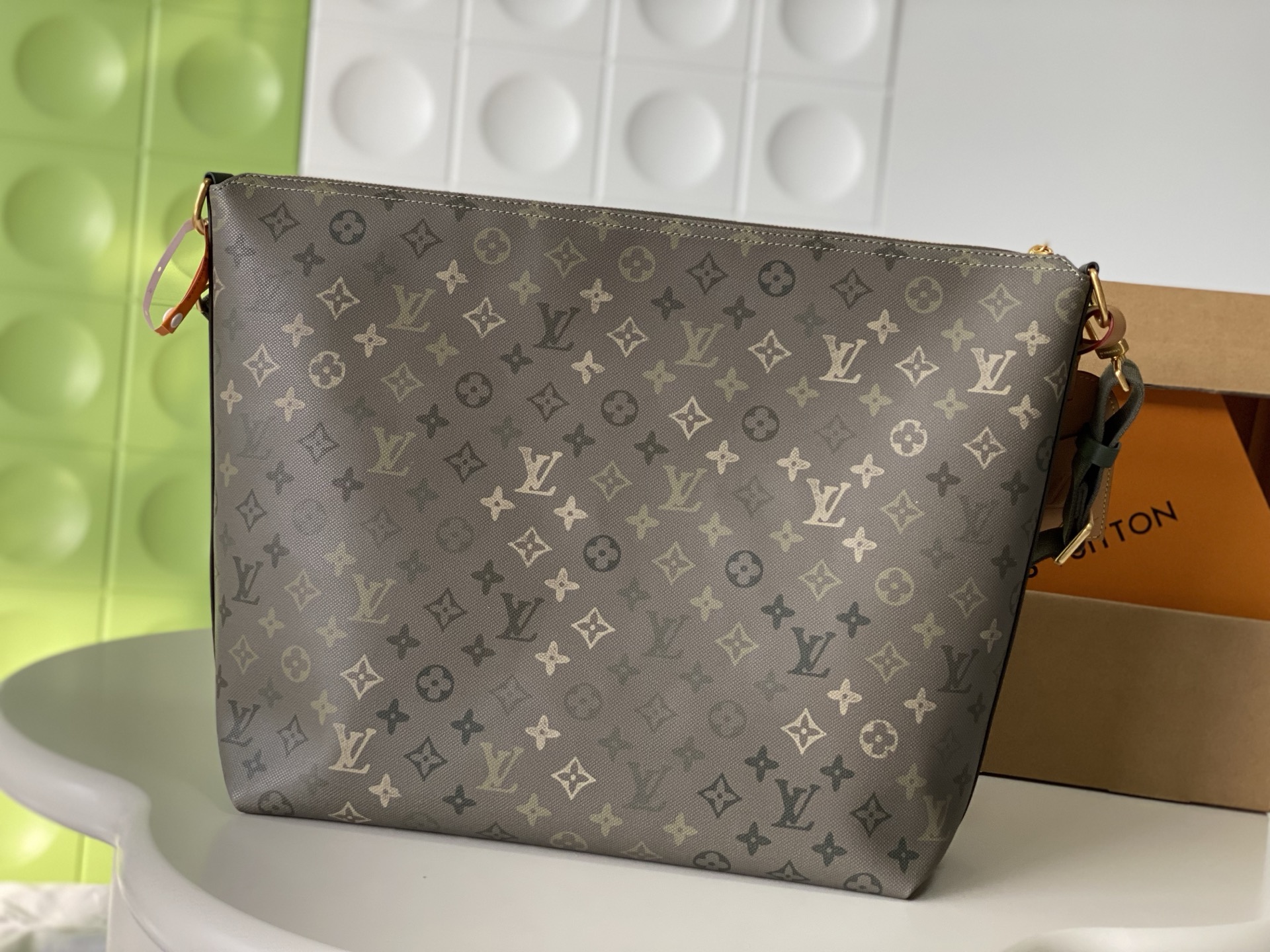 Louis Vuitton Metis Handbag M27181 Green Monogram Canvas - Image 3