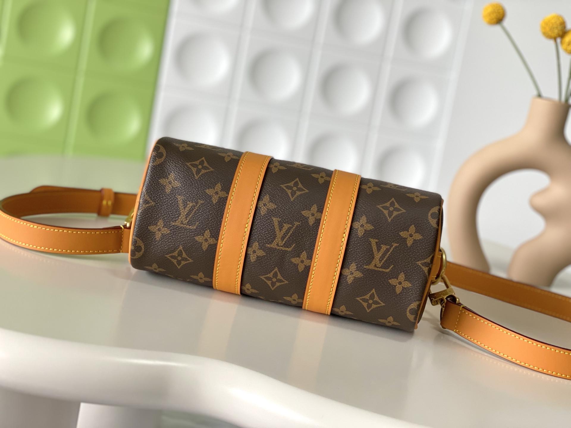 Louis Vuitton Keepall Bandoulière 25 Travel Bag - Image 3