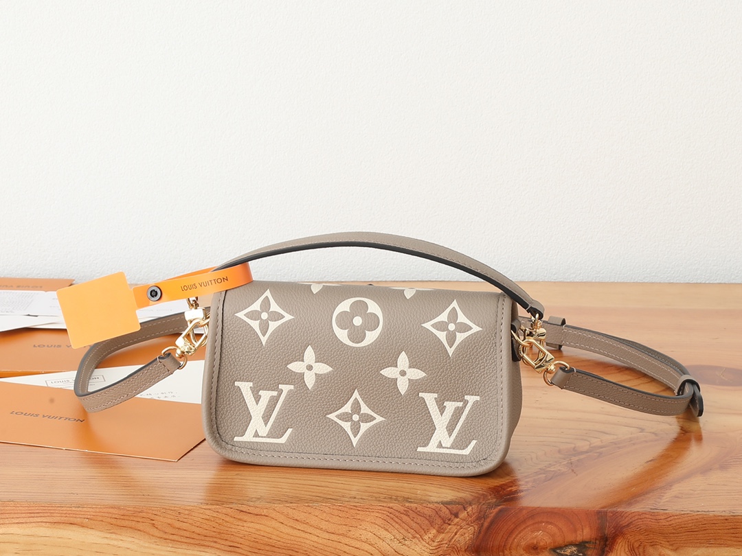 Nano Diane Leather Handbag - Image 3