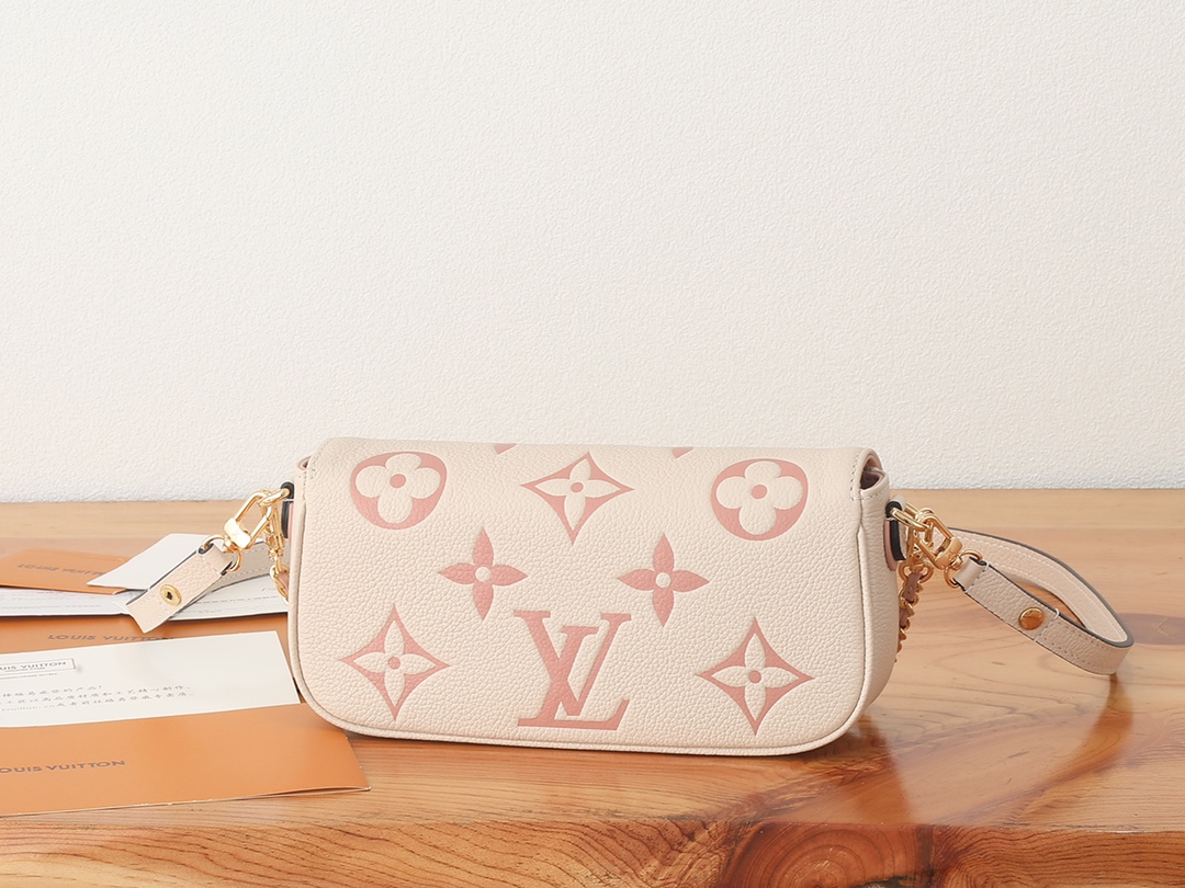 Wallet On Chain Ivy Shoulder Bag - Image 3