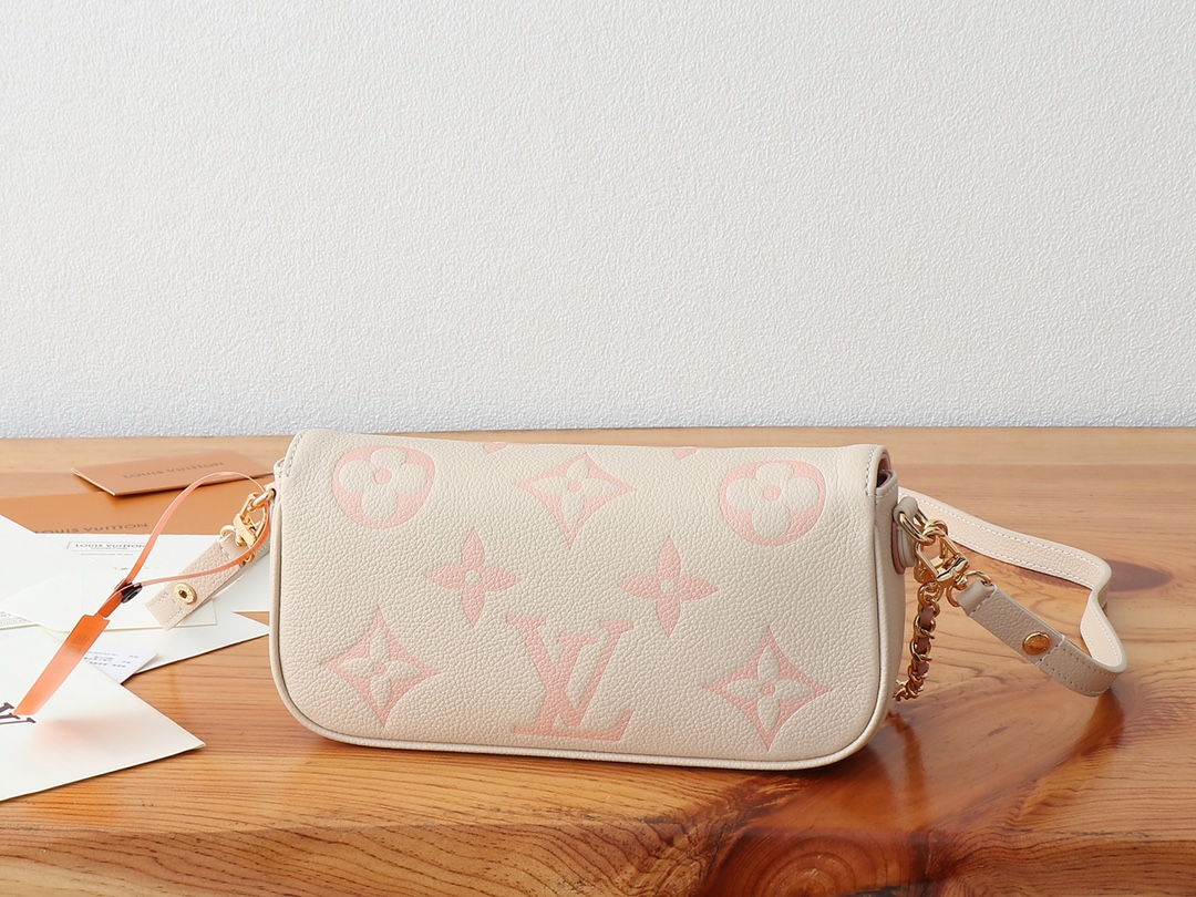 Wallet on Chain Ivy Shoulder Bag - Image 3