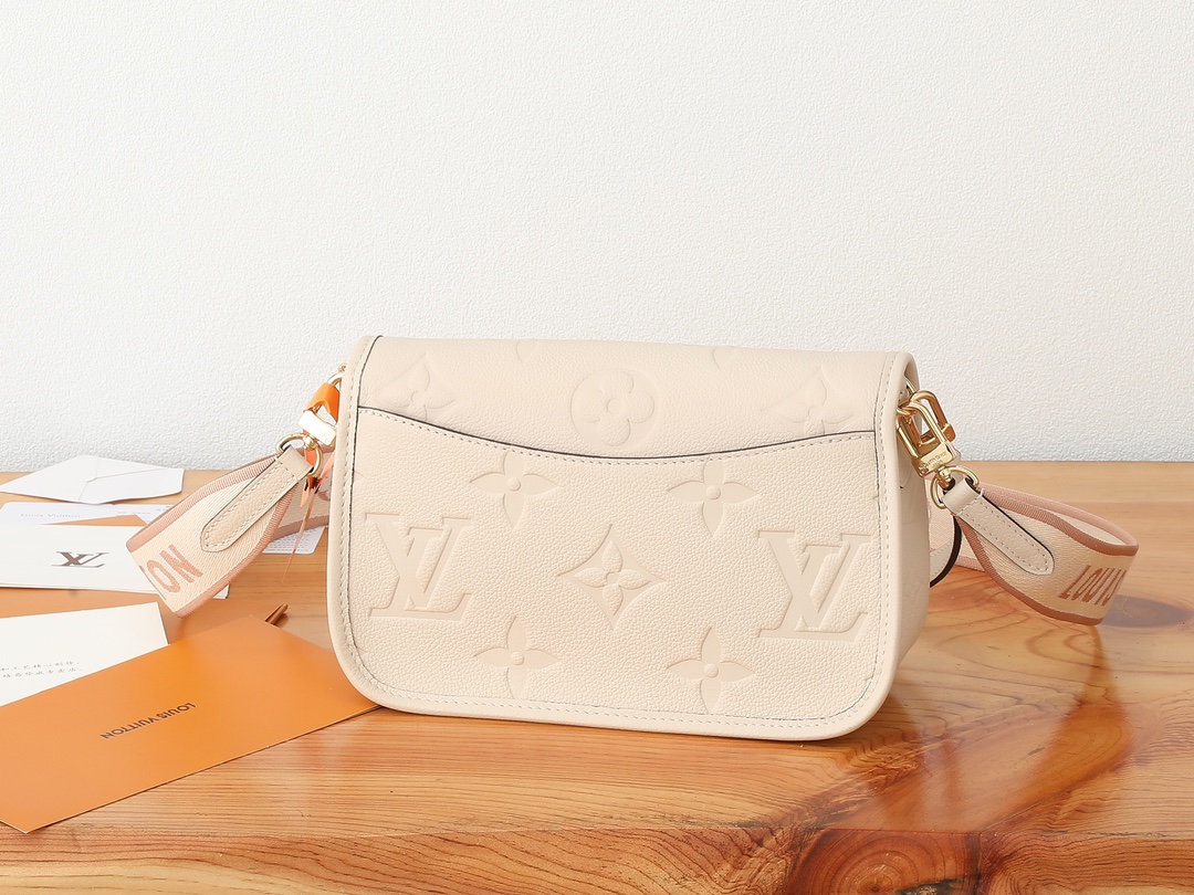 Louis Vuitton Diane Monogram Empreinte Shoulder Bag - Image 3