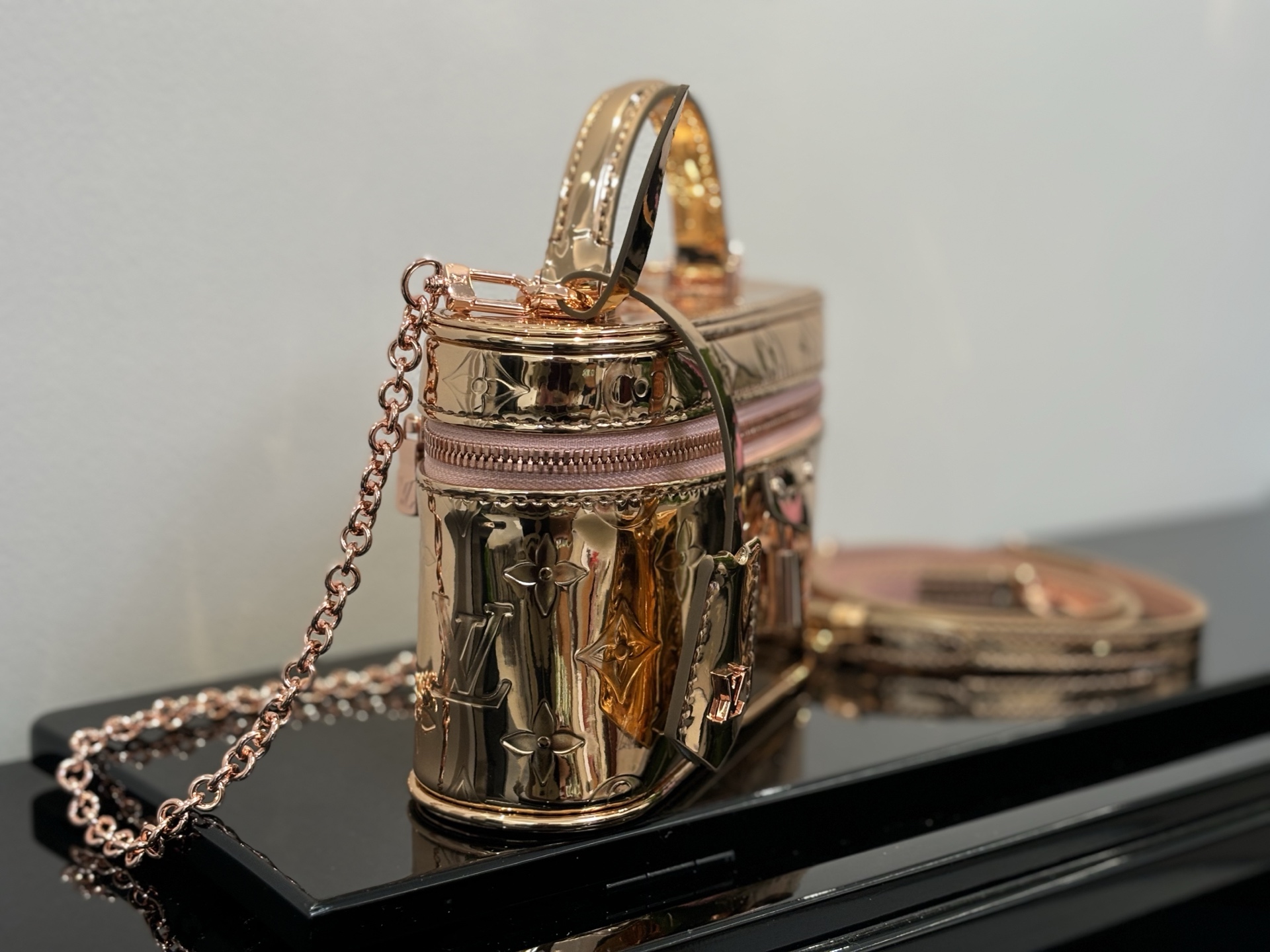 Louis Vuitton Vanity Chain Pouch Rose Gold - Image 3