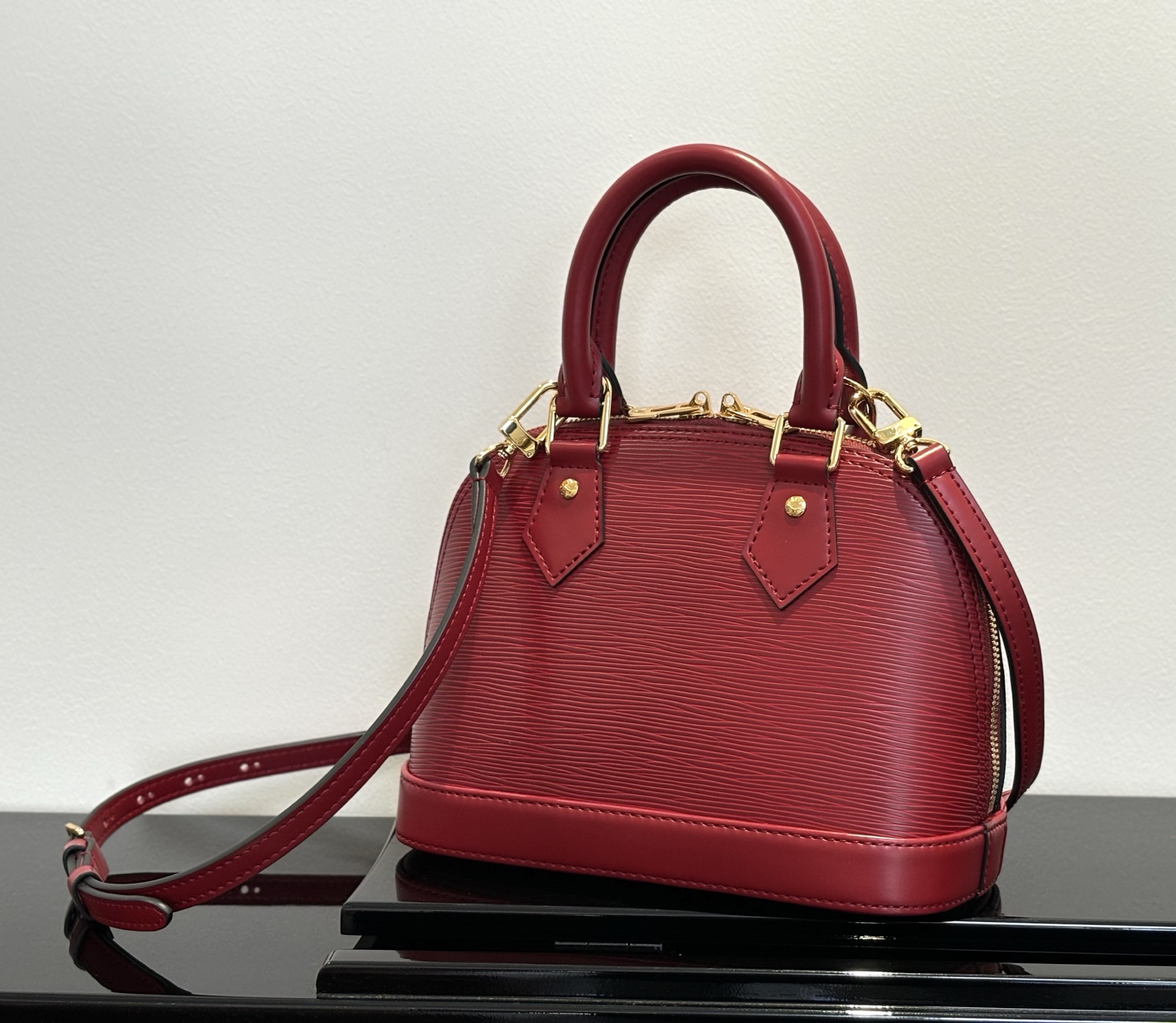 Alma BB Epi Leather Handbag - Image 3