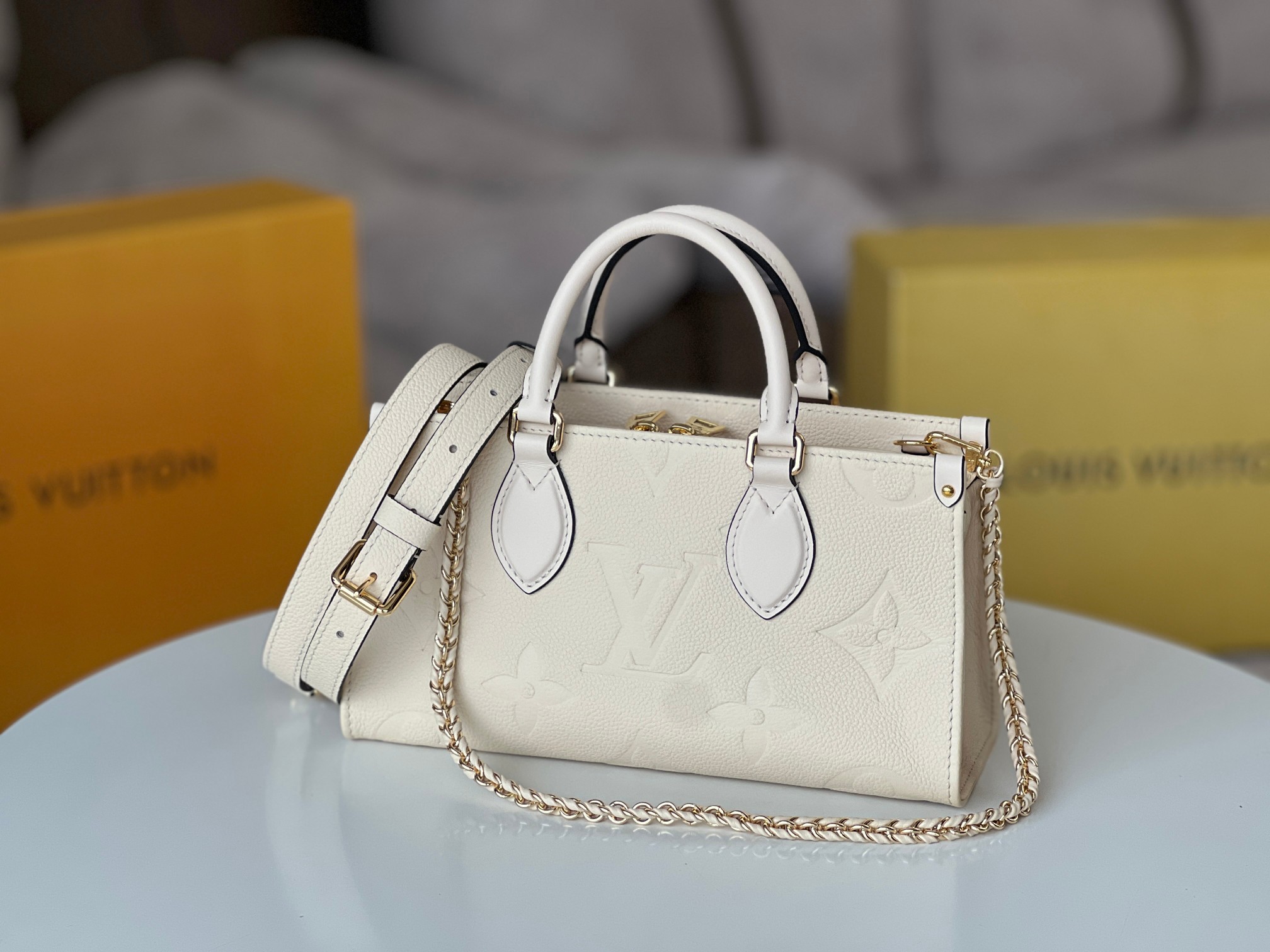 Louis Vuitton OnTheGo East West Tote Bag - Image 3
