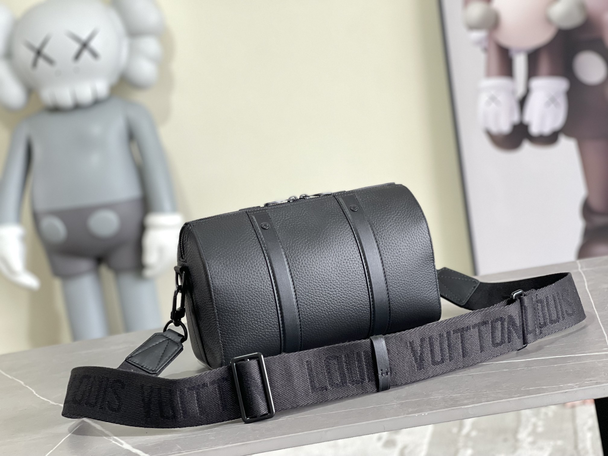Louis Vuitton City Keepall Aerogram Leather Travel Bag - Image 3