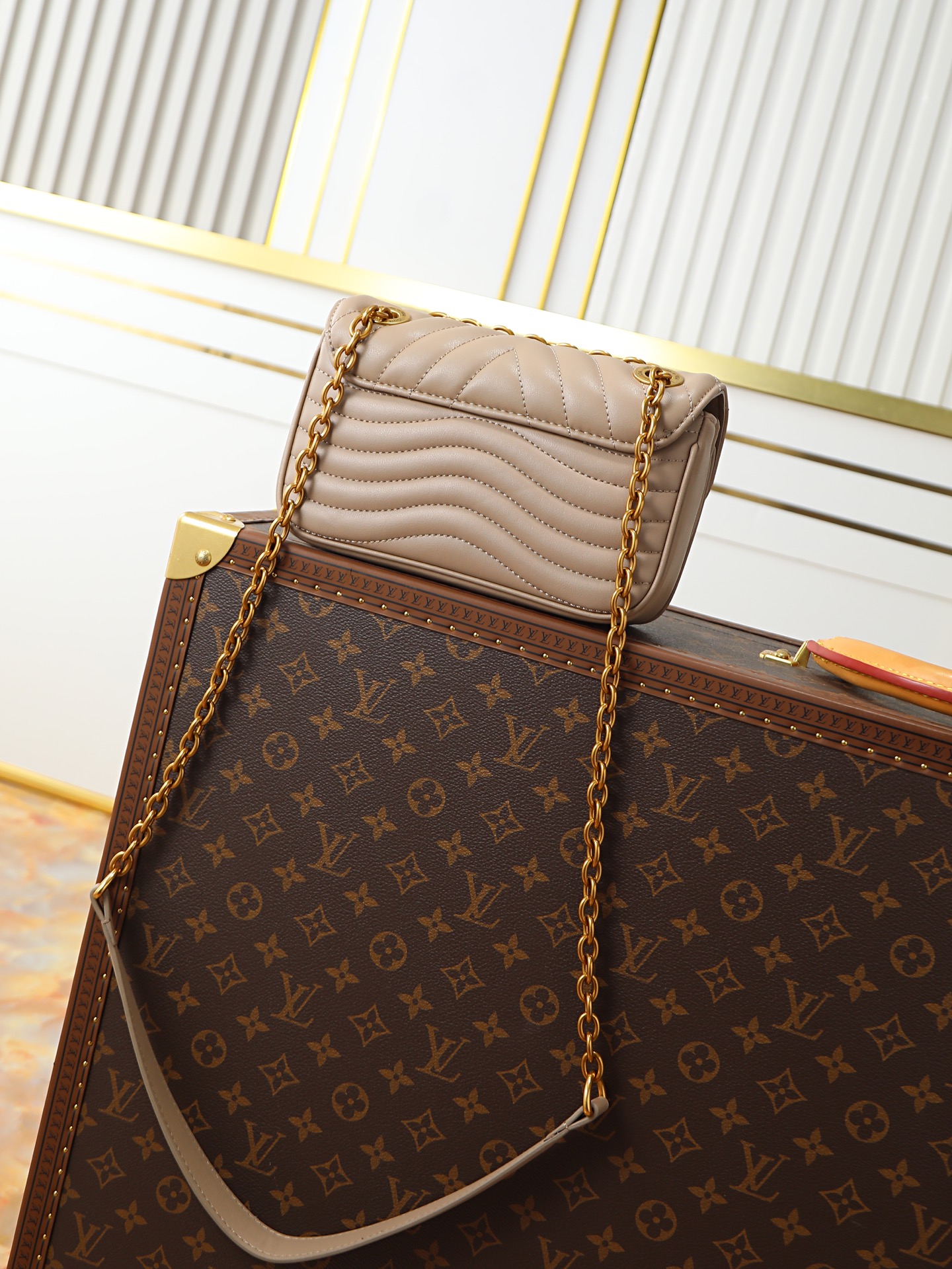 Louis Vuitton New Wave Small Chain Bag M20838 - Image 3
