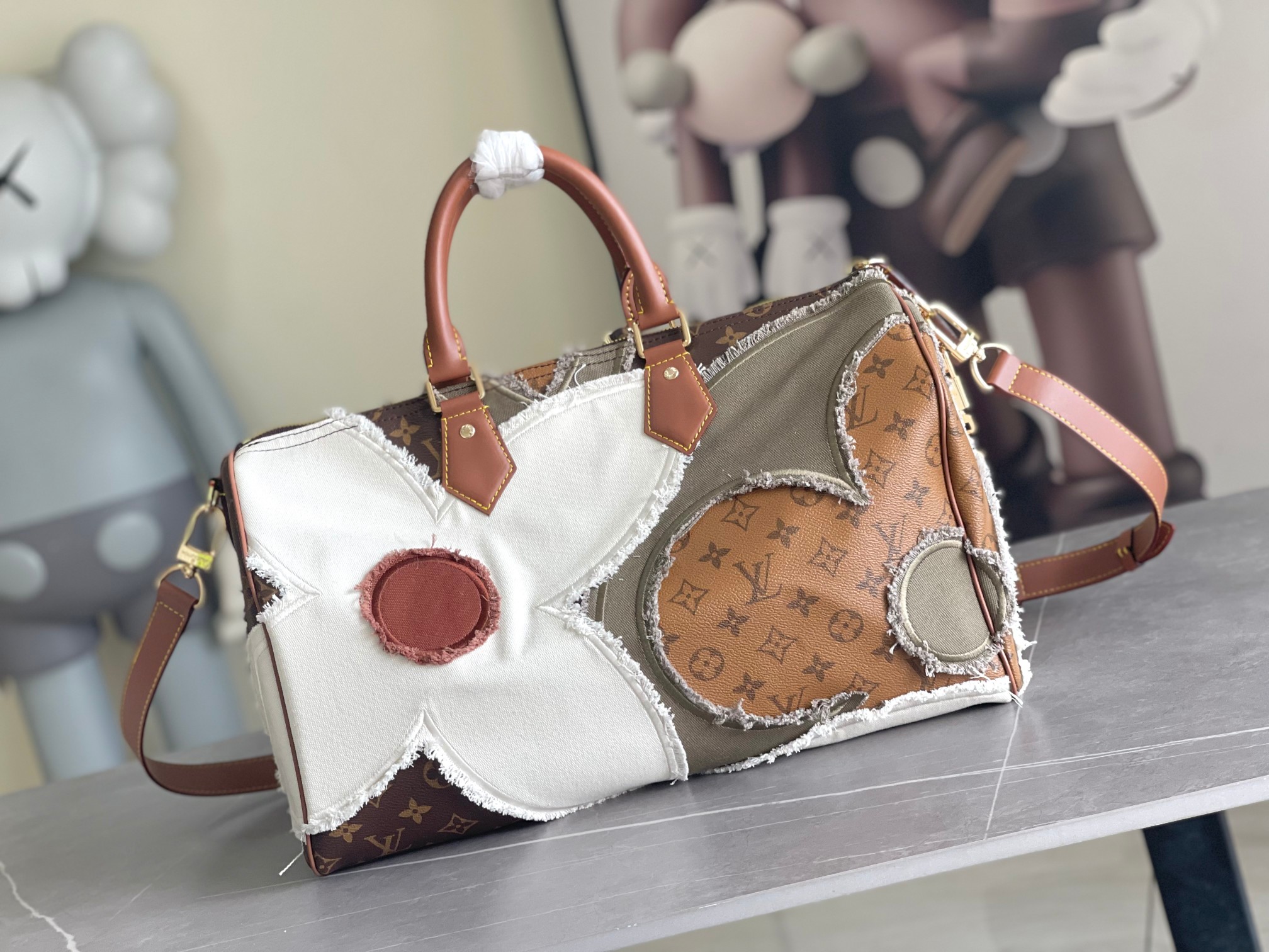 Louis Vuitton Keepall Bandoulière 40 Travel Bag - Image 3