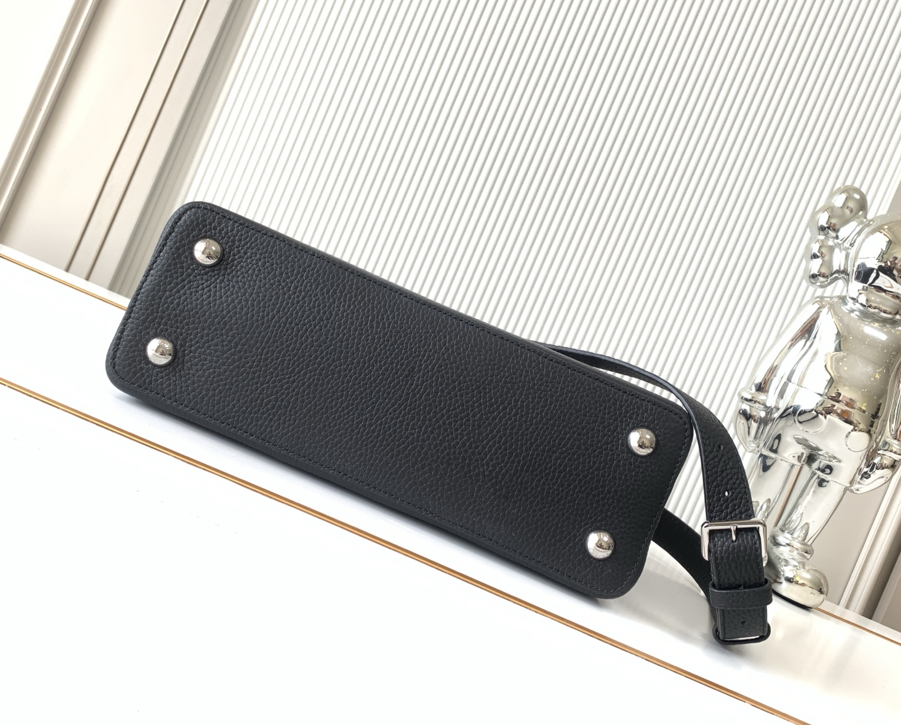 Louis Vuitton Capucines Mini Handbag in Black Taurillon Leather - Image 3