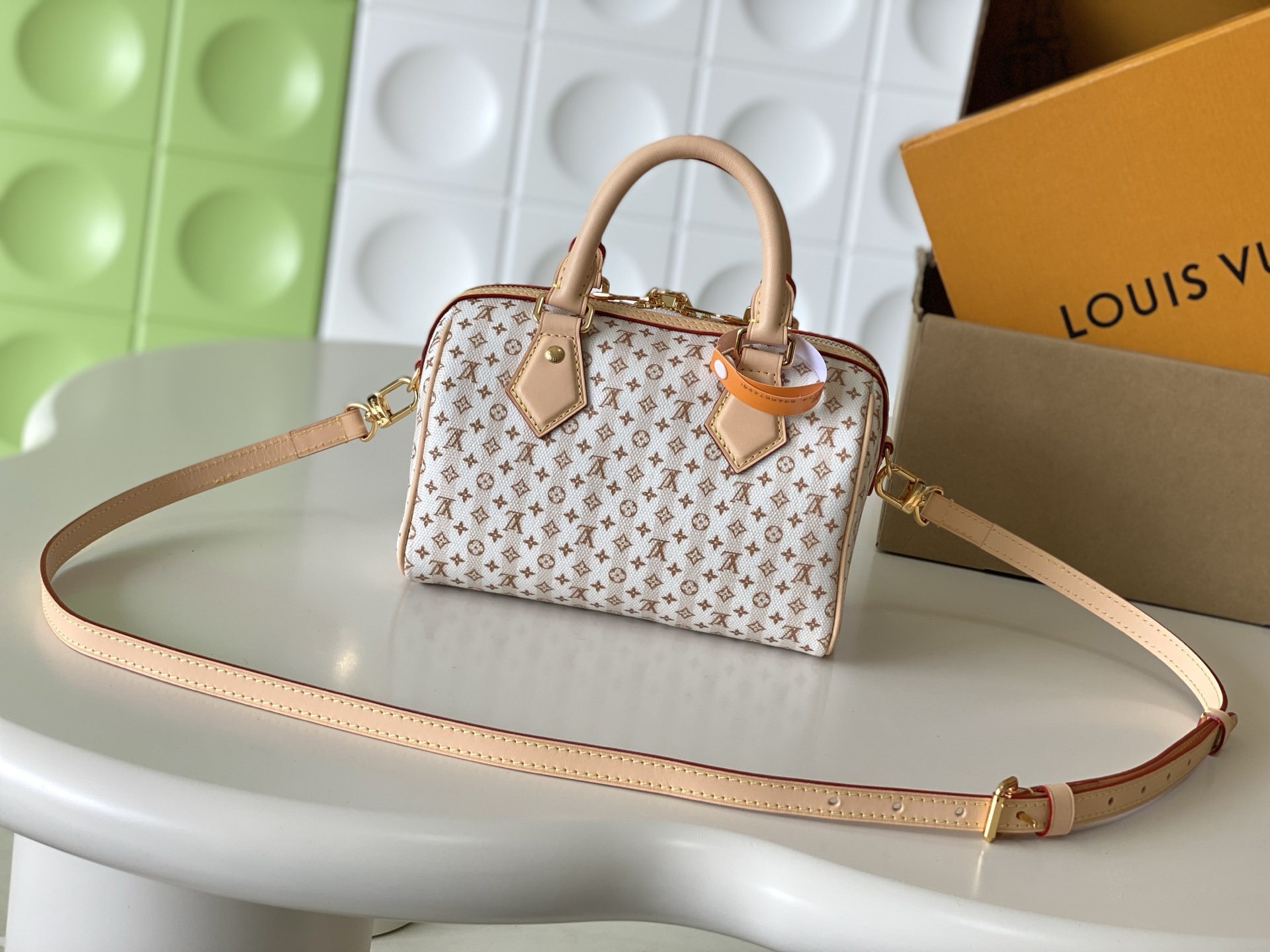 Louis Vuitton Speedy Bandoulière 20 Crossbody Bag - Image 3