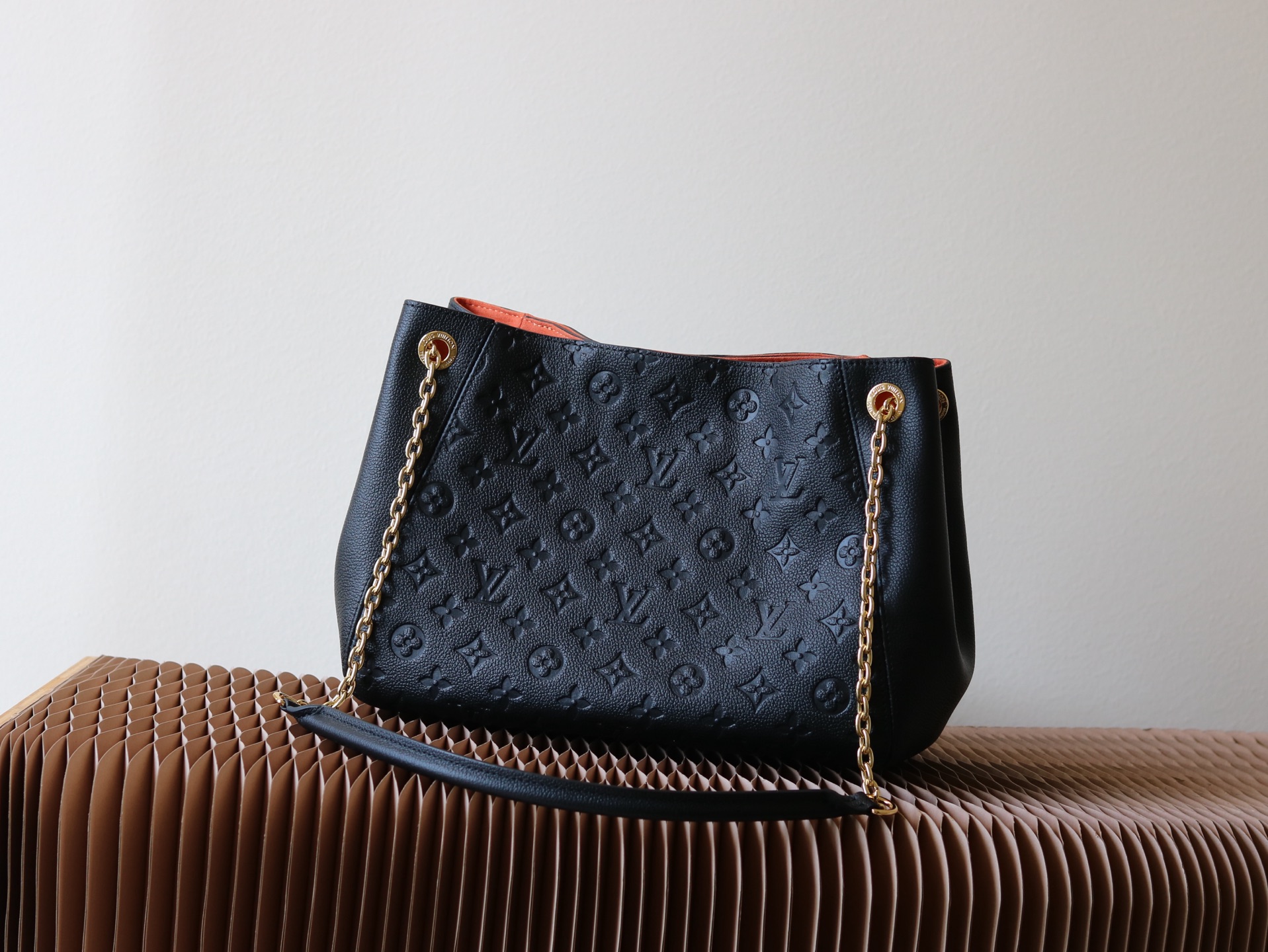 Louis Vuitton Anytime Medium Handbag - Image 3