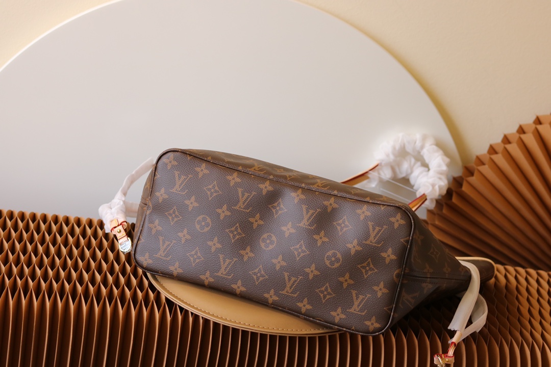 Neverfull Medium Tote Bag - Image 3
