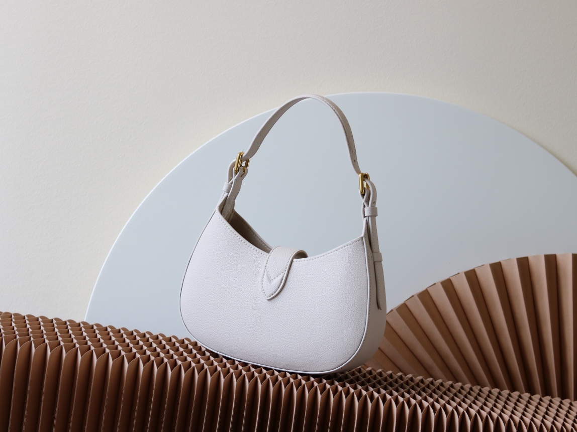 Louis Vuitton M24611 Underarm Shoulder Bag - Image 3