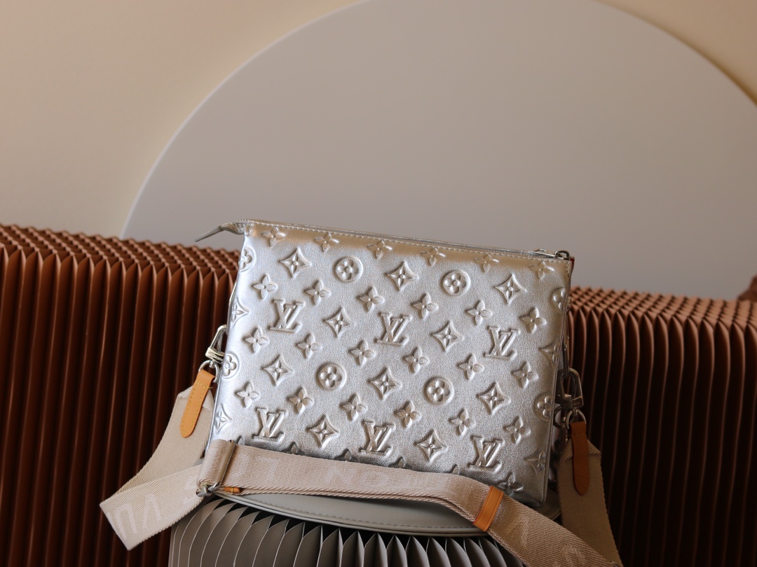 Louis Vuitton Coussin Small Shoulder Bag - Image 3
