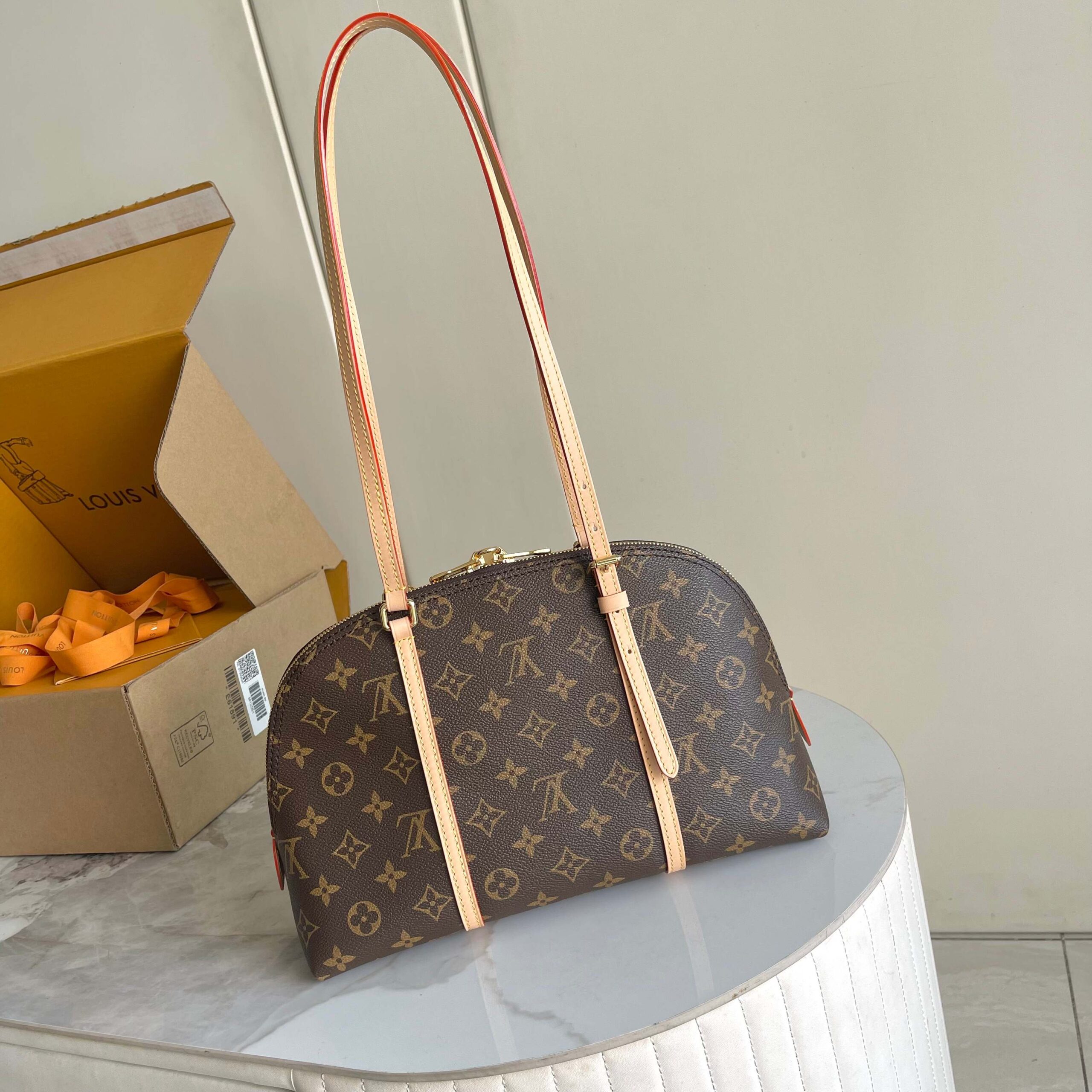 Louis Vuitton Squire Monogram Handbag M28951 - Image 3