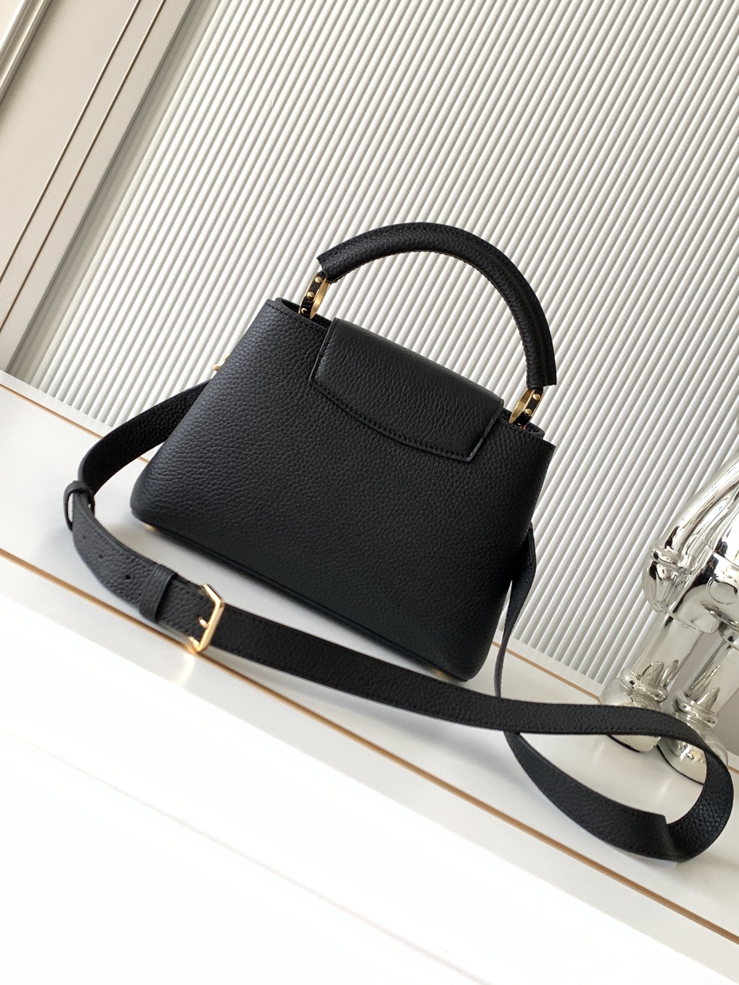 Louis Vuitton Capucines BB Handbag in Black Taurillon Leather - Image 3