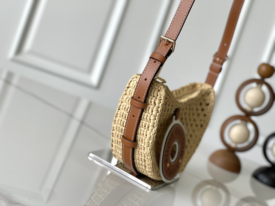 Louis Vuitton Croissant Medium Handbag M24811 - Image 3