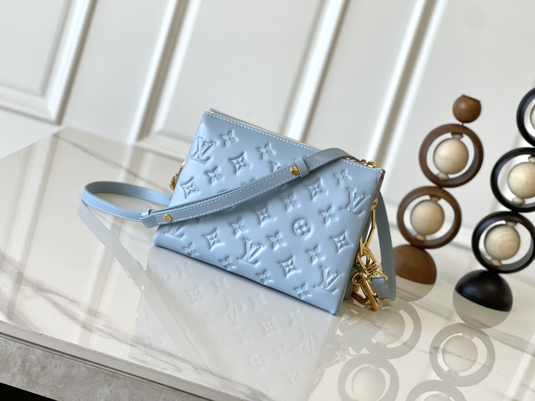 Louis Vuitton Coussin BB M24338 Monogram Lambskin Shoulder Bag - Image 3