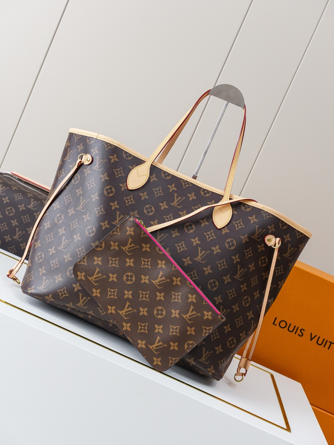 Louis Vuitton Neverfull GM Monogram Tote Bag - Image 3