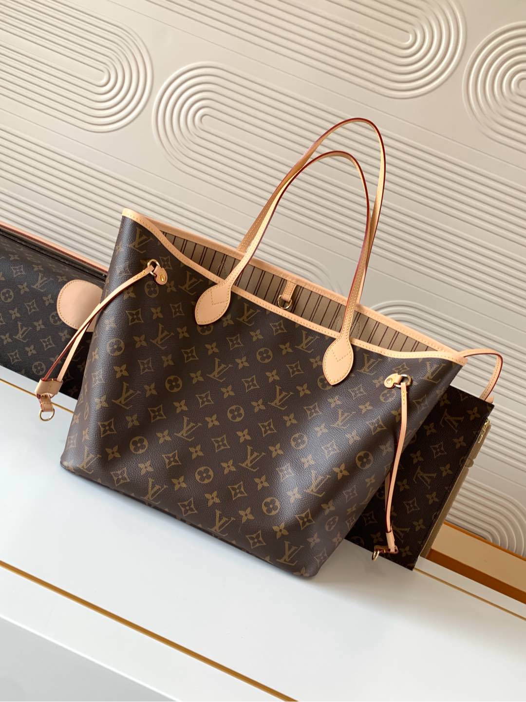 Neverfull MM Monogram Tote Bag - Image 3