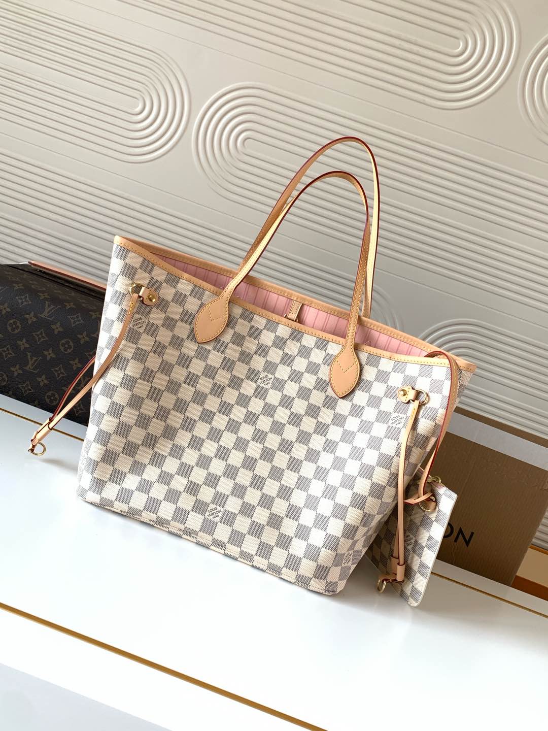 Louis Vuitton Neverfull MM Monogram Canvas Tote Bag with Detachable Pouch - Image 3