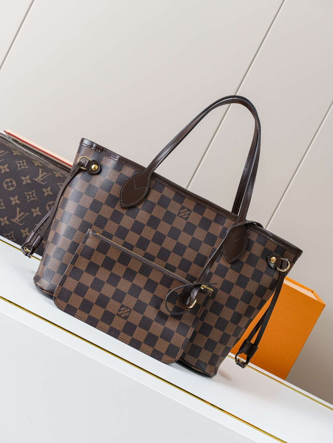 Neverfull Small Tote Bag in Damier Ebene Canvas - Image 3