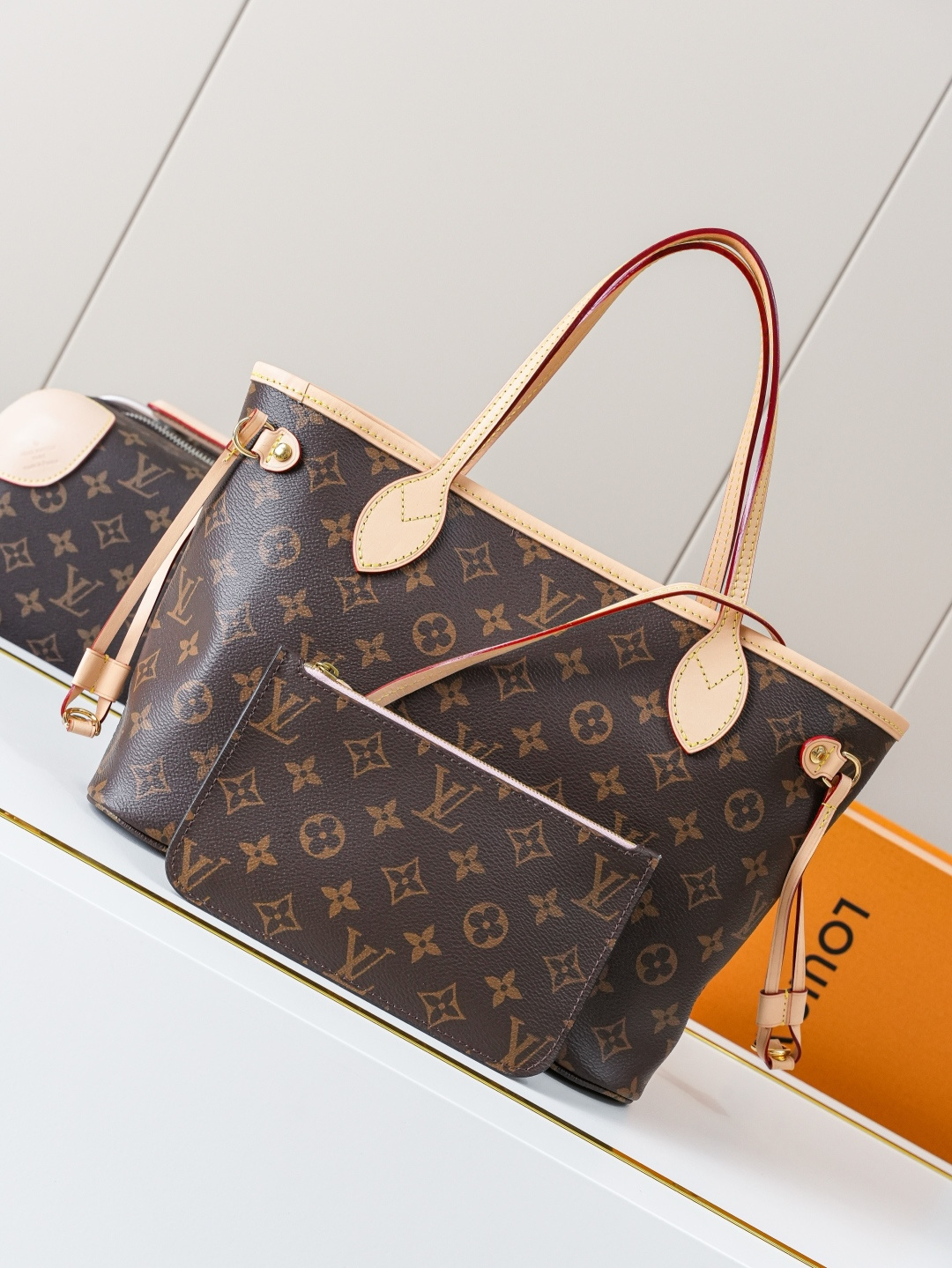Louis Vuitton Neverfull Small Monogram Tote Bag - Image 3
