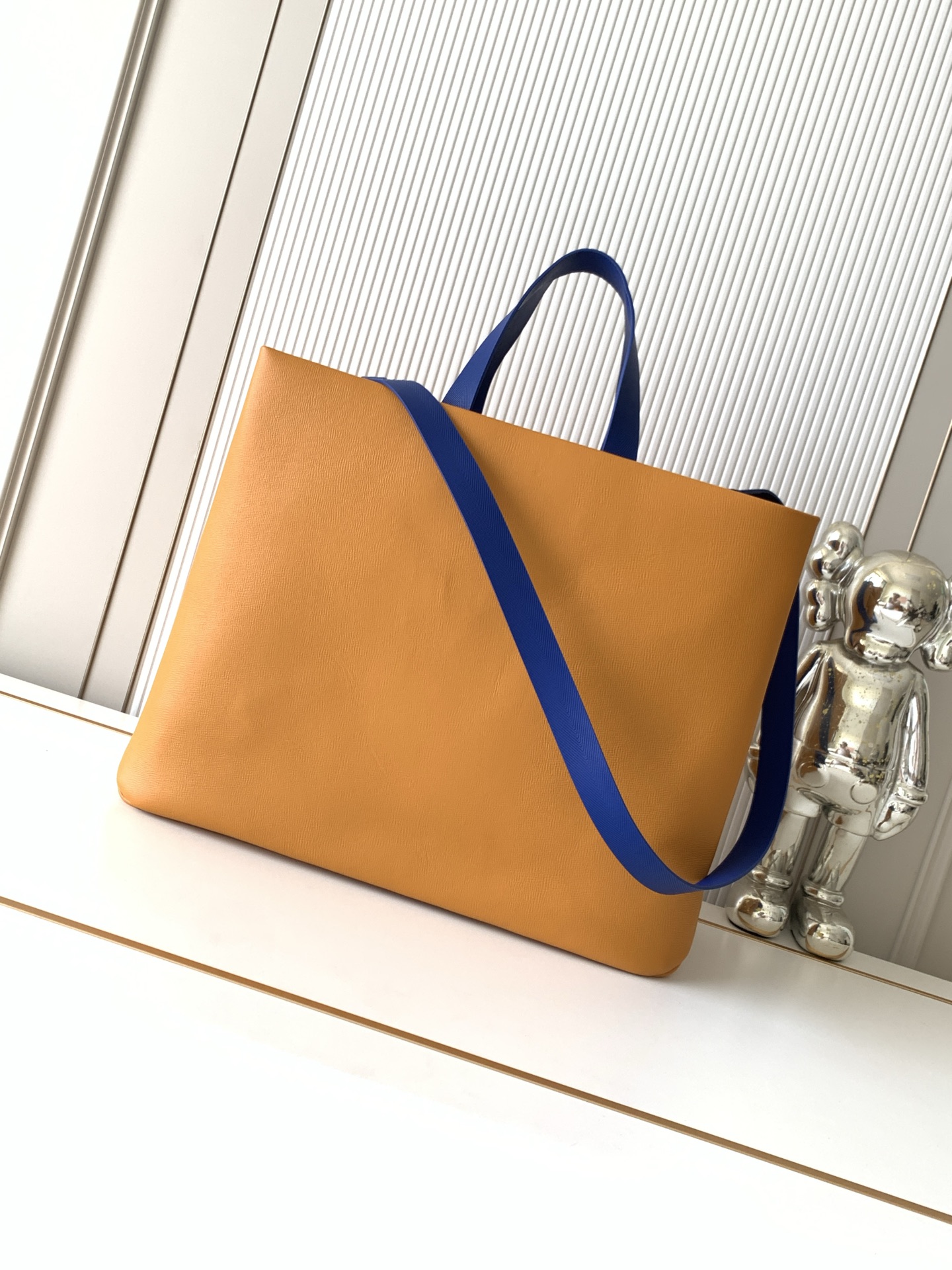 Louis Vuitton Orange Medium Leather Handbag - Image 3