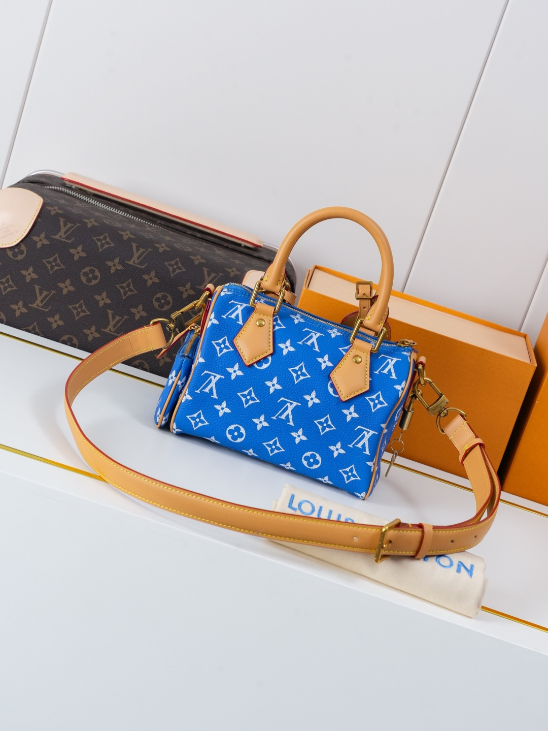 Louis Vuitton Speedy Bandoulière 20 Monogram Crossbody Bag - Image 3