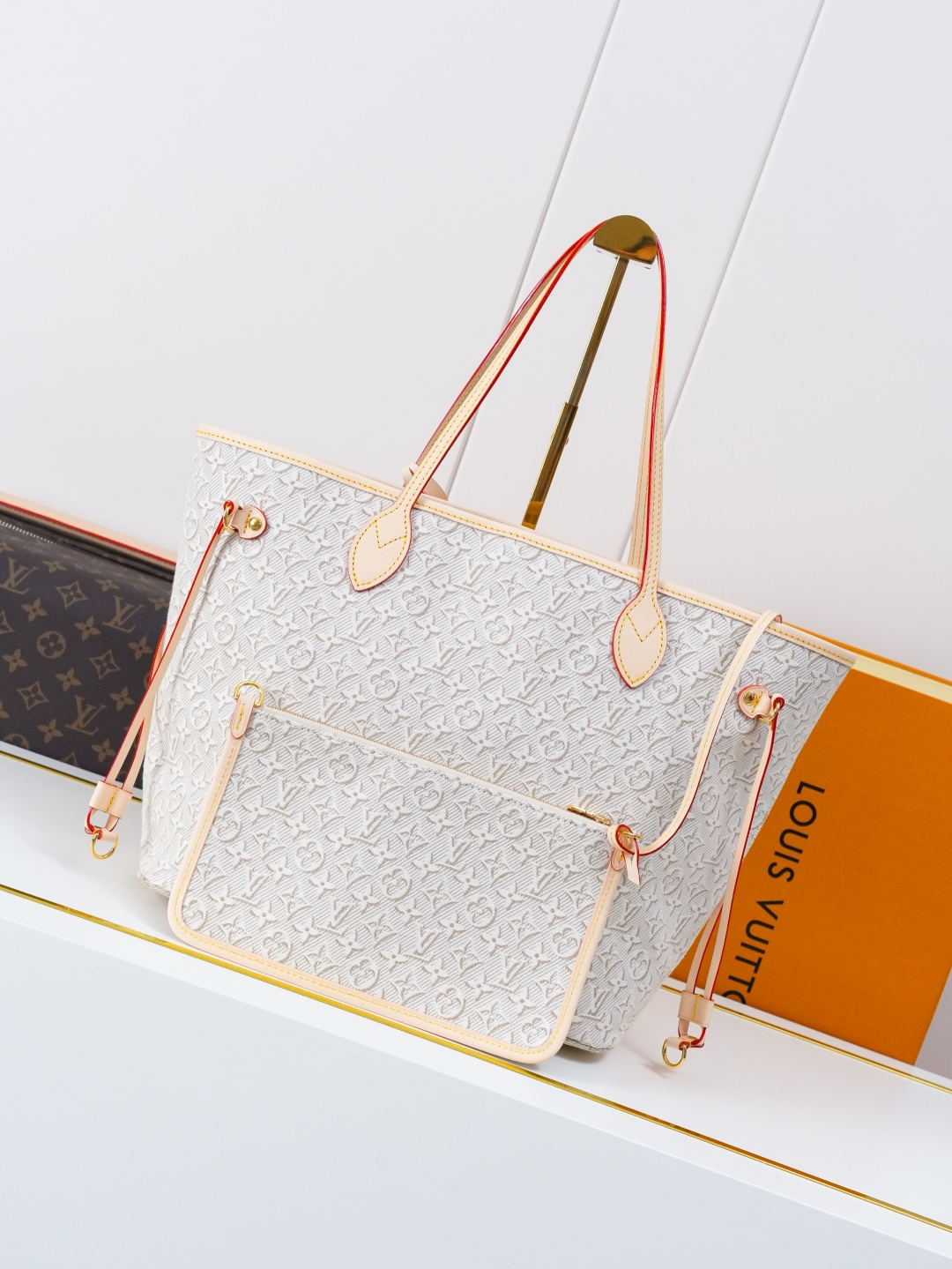 Louis Vuitton Neverfull MM Tote Bag in Monogram Emblème Peuplier - Image 3