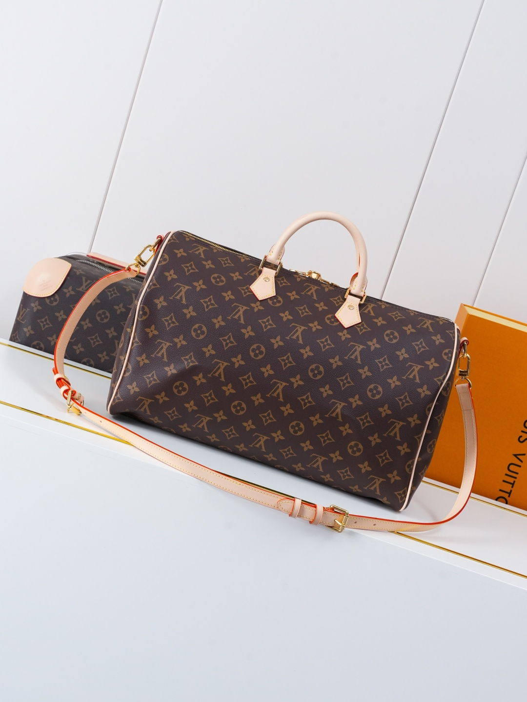 Louis Vuitton Speedy Bandouliere 40 Monogram Canvas Handbag - Image 3