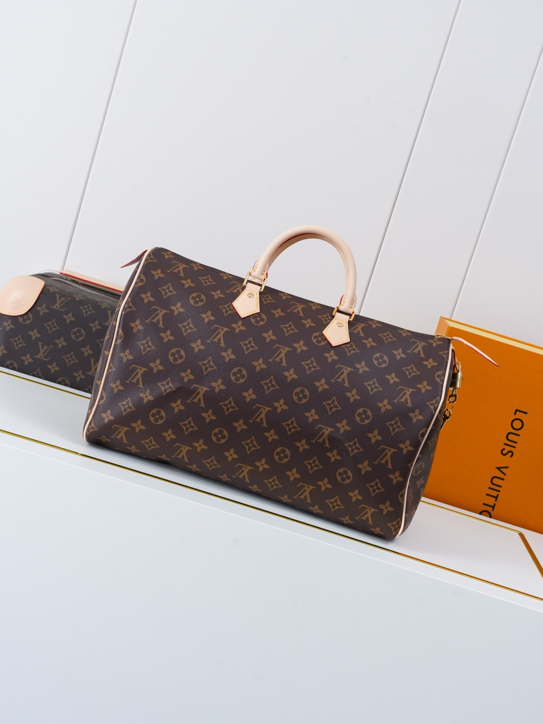 Louis Vuitton Speedy Bandouliere 40 Monogram Handbag - Image 3
