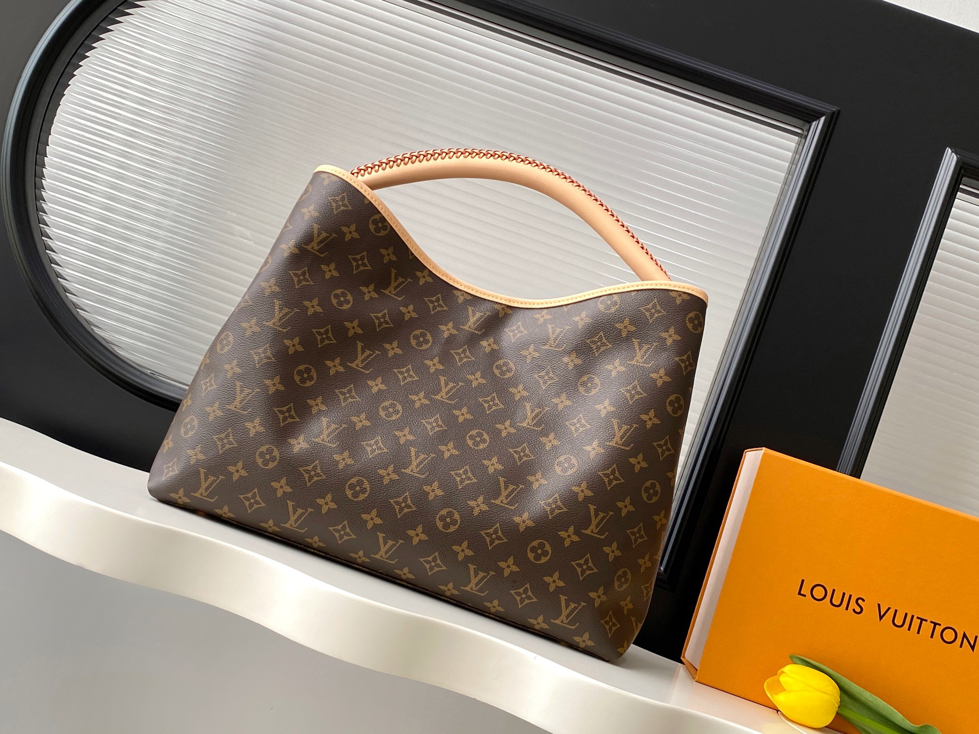 Louis Vuitton Artsy Handbag M25877 - Image 3