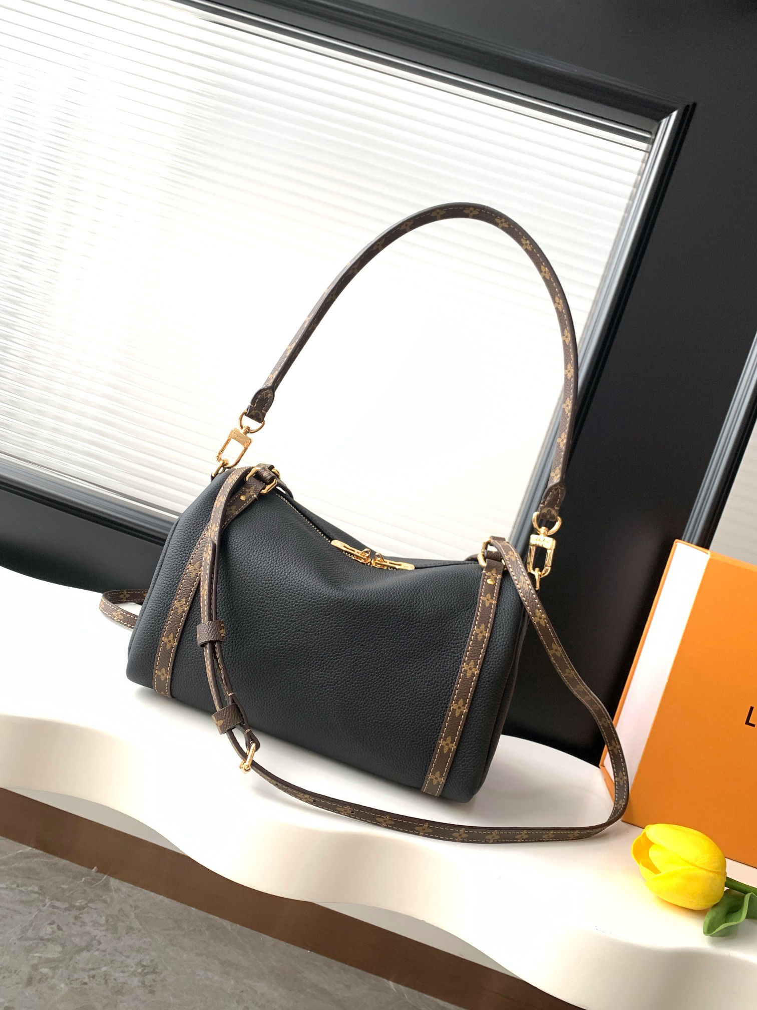 Louis Vuitton Express Small Handbag in Monogram Canvas and Leather - Image 3