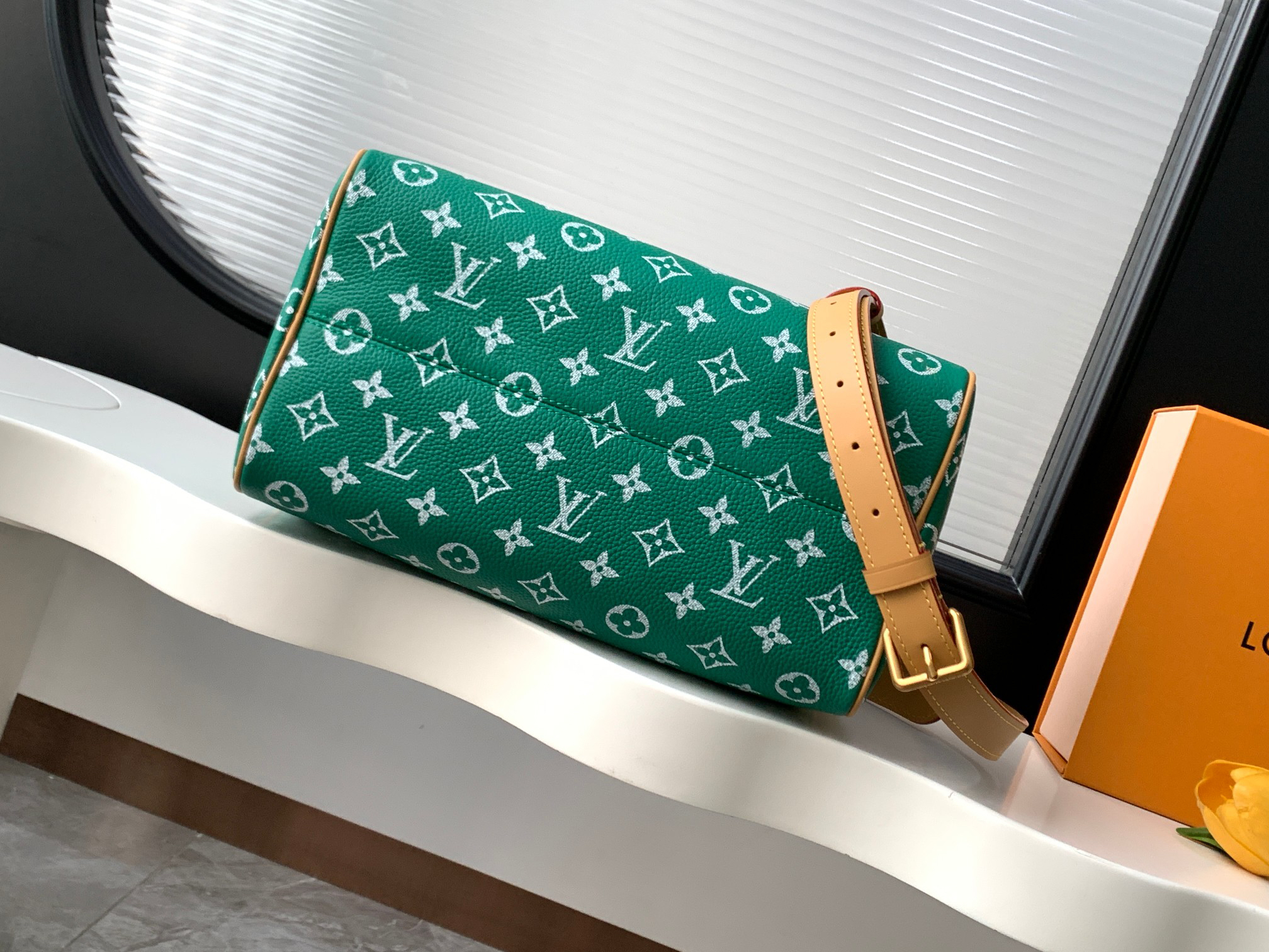 Speedy P9 Bandoulière 30 Green Leather Handbag - Image 3