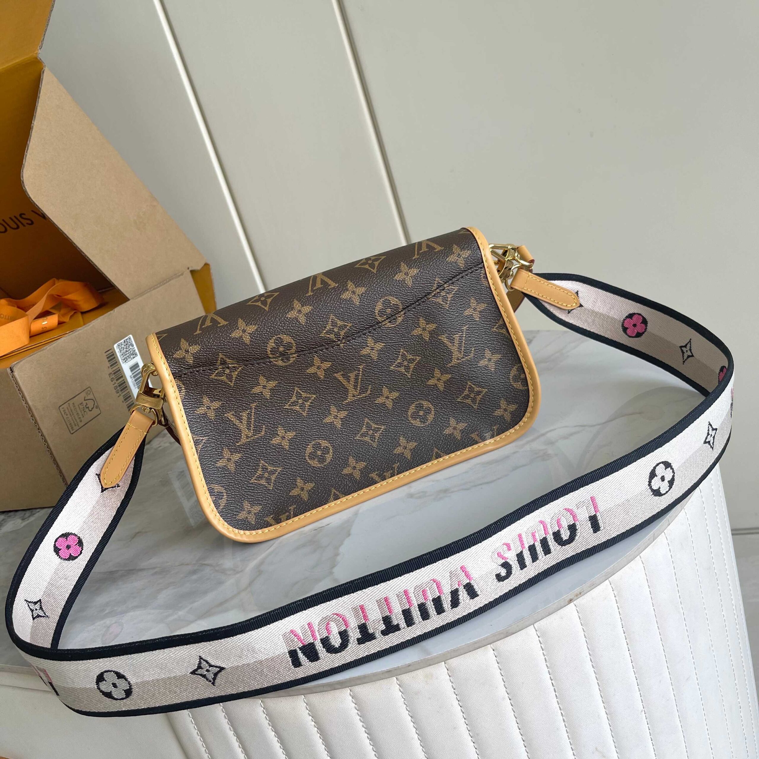 Louis Vuitton Diane Monogram Canvas Shoulder Bag - Image 3