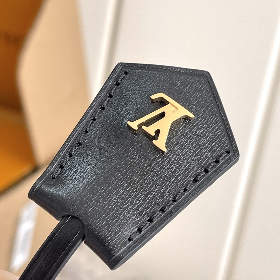 Louis Vuitton Vanity Chain Pouch M47125 - Image 3