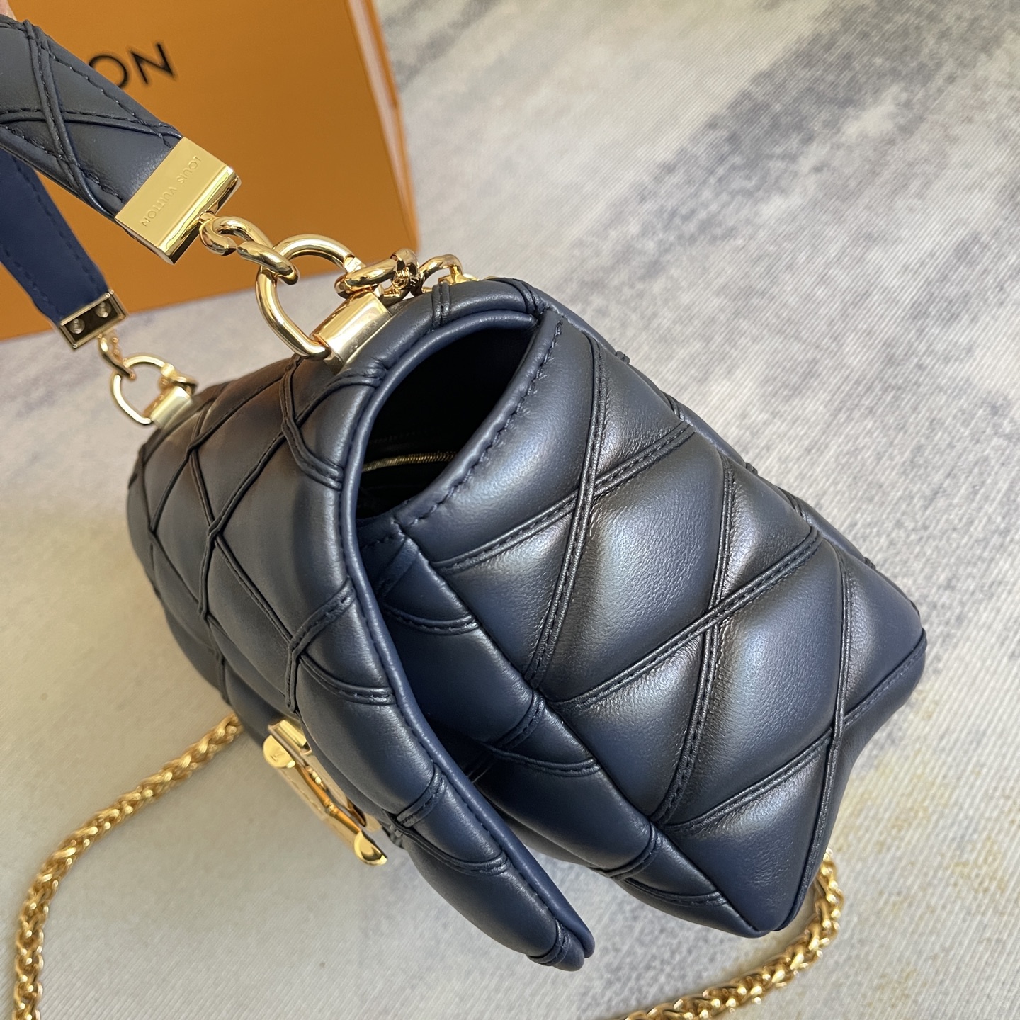 GO-14 Medium Handbag - - Image 3