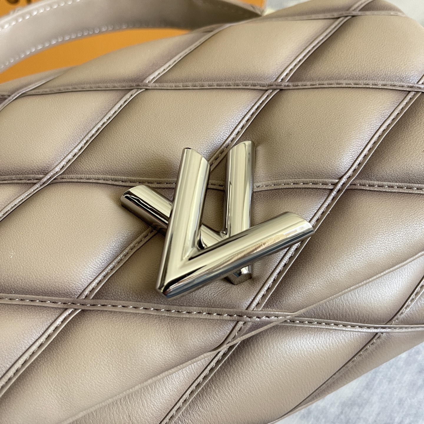 Louis Vuitton GO-14 Medium Handbag - Image 3
