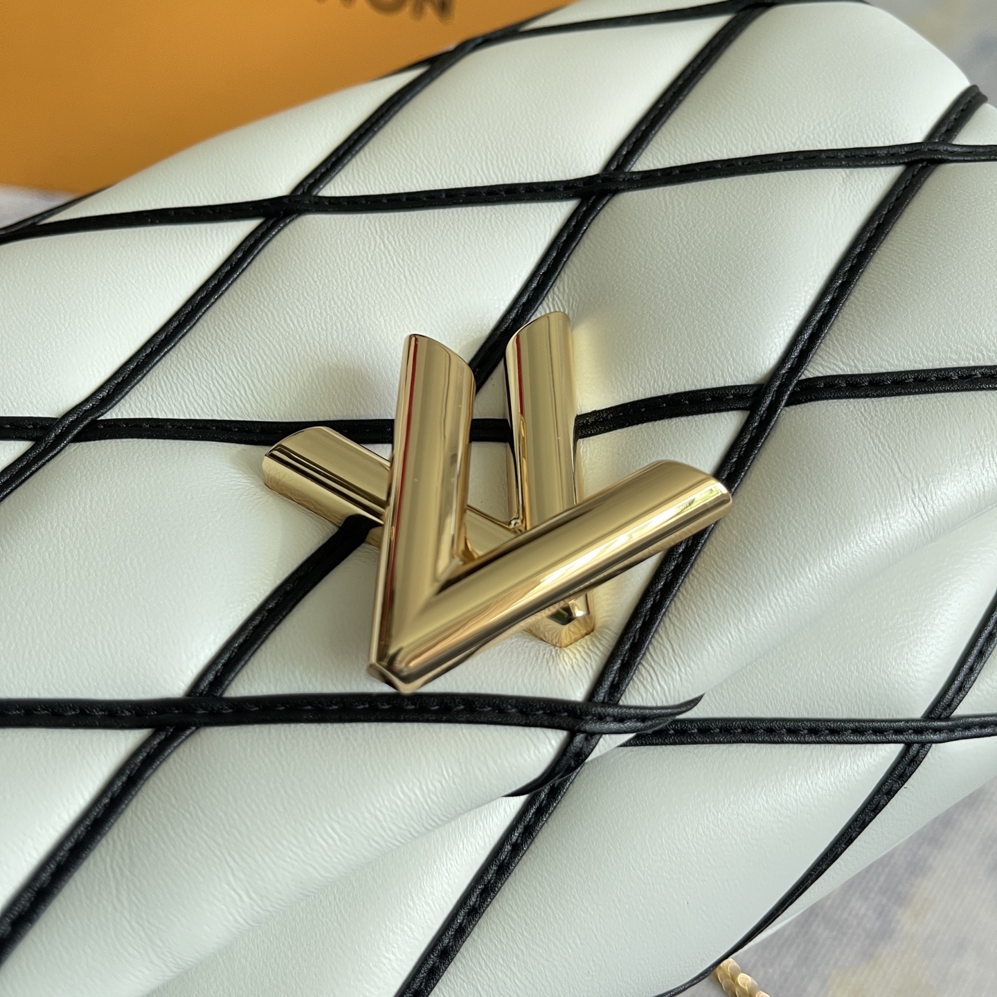 Louis Vuitton GO-14 Medium Handbag - Image 3