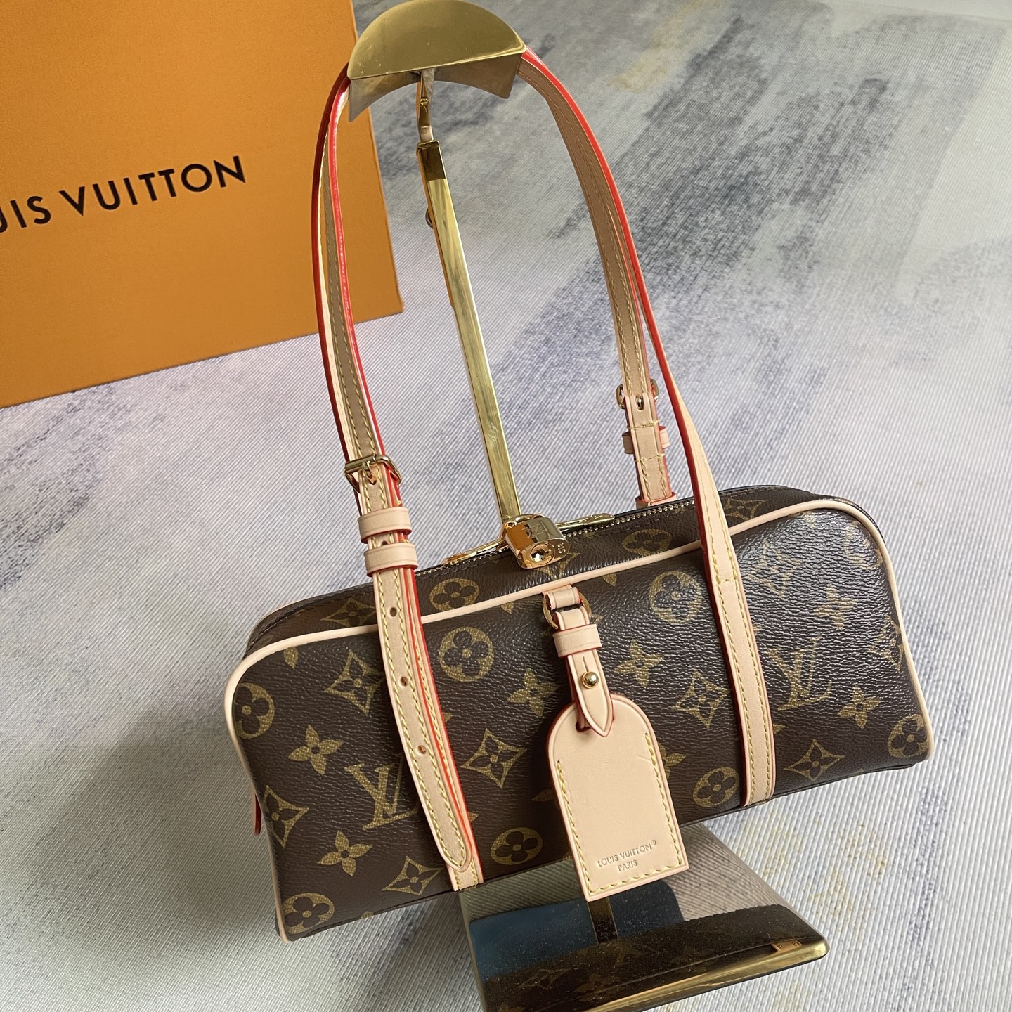 Louis Vuitton Hang On Handbag in Monogram Canvas - Image 3