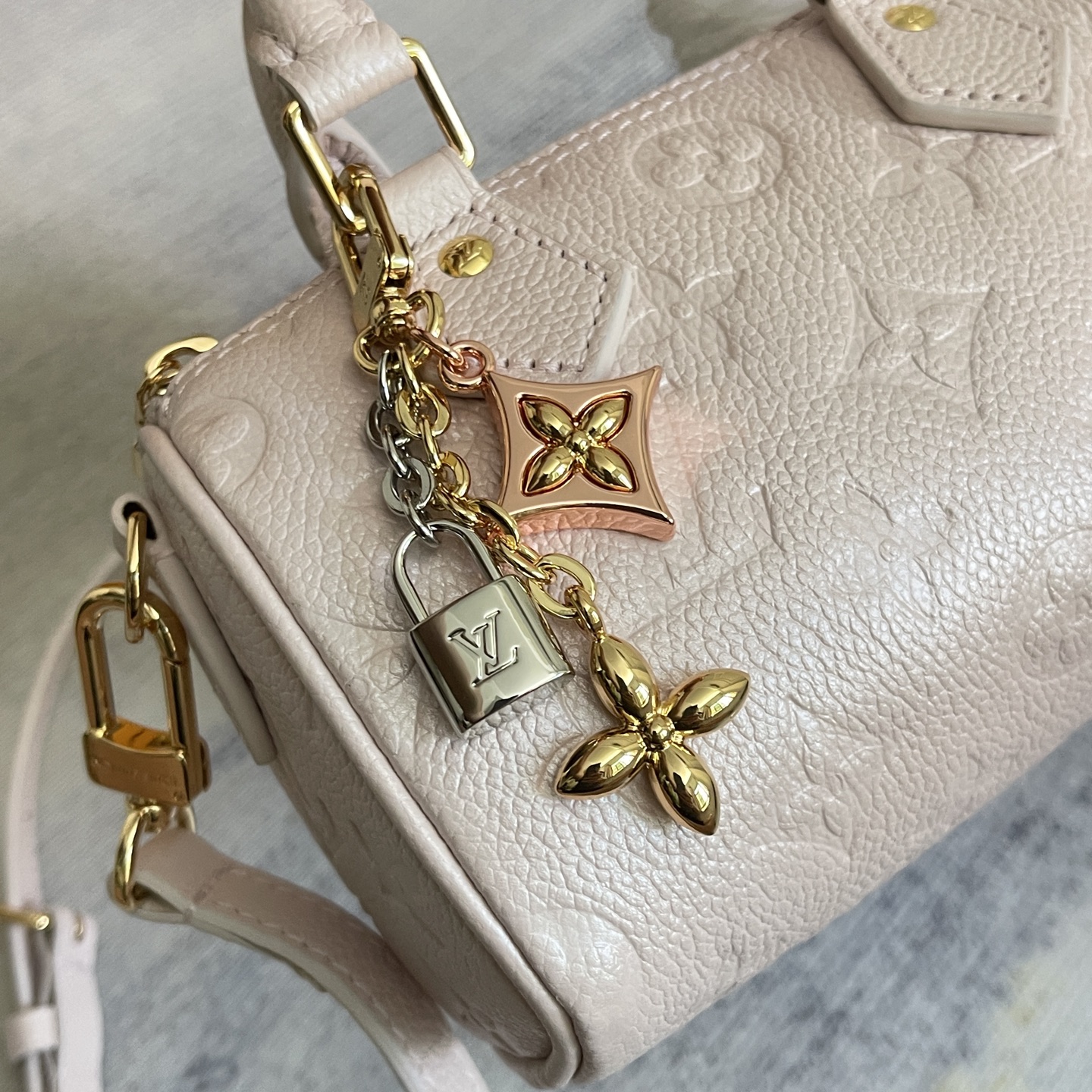 Louis Vuitton Nano Sedy Handbag M27107 Pink - Image 3