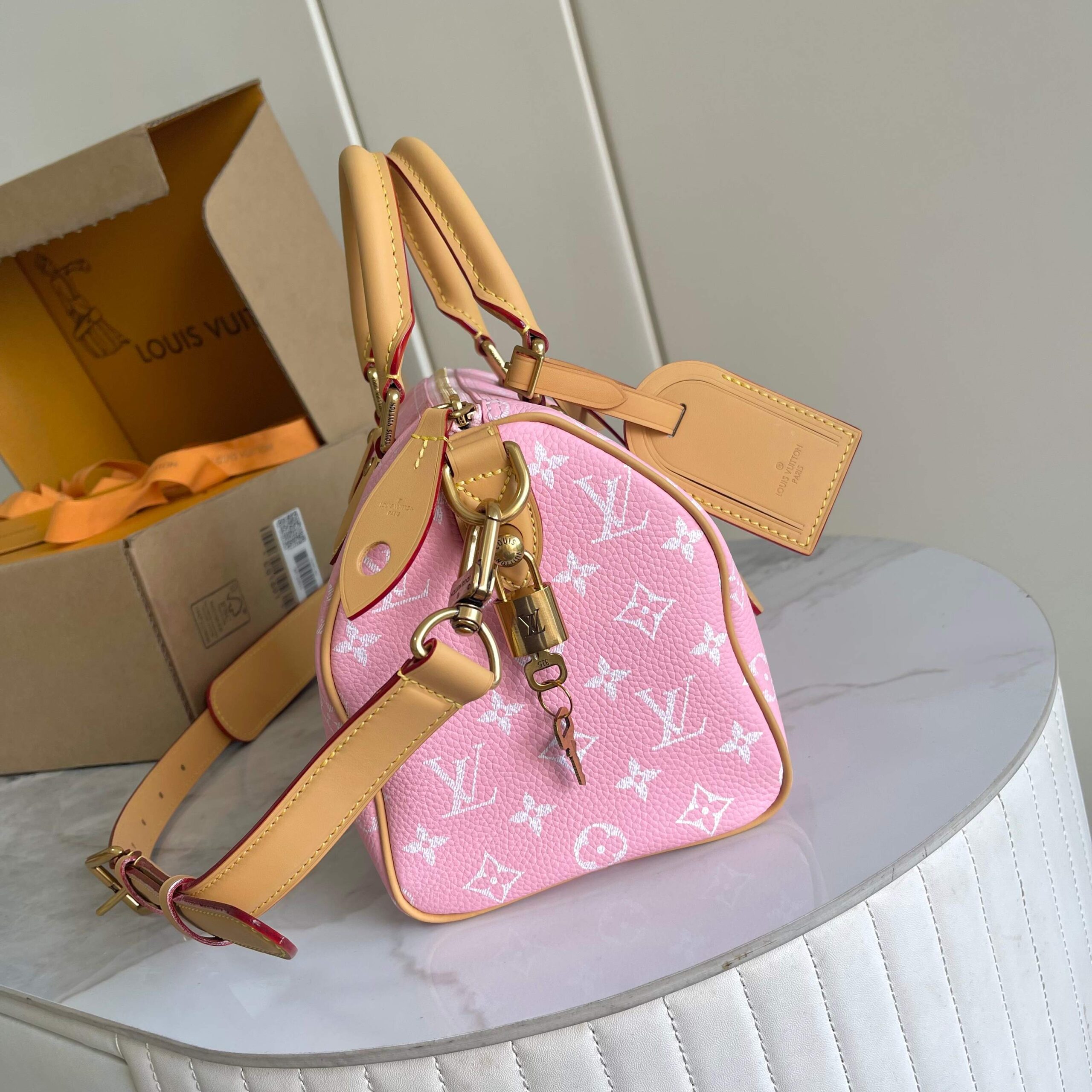Speedy P9 Bandoulière 25 Monogram Leather Handbag - Image 3